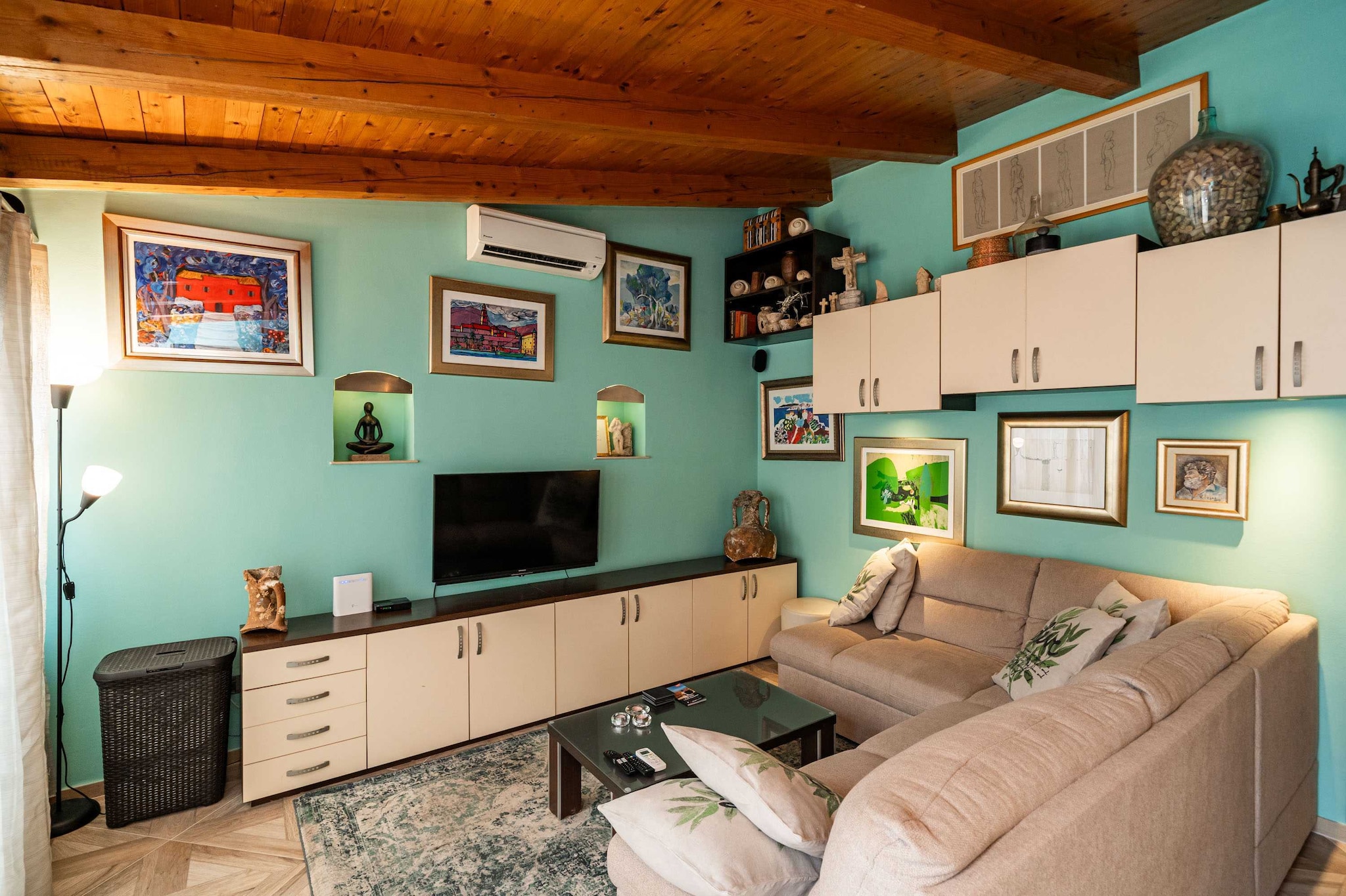 Apartment & Room Sunset Beach are located in Lapad, 3.5 km away from the Old City of Dubrovnik, and a short walk away from the best beaches Dubrovnik has to offer.
Kindly note:
Luggage storage is available before check in and after check out. Shared terrace with outdoor furniture and shared BBQ facilities is at guests' disposal.
Laundry facilities are available on request.
This lovely one bedroom apartment features living area with flat screen cable TV. Free WiFi and air conditioning are provided. Kitchen features oven, stove, refrigerator,kettle, microwave, coffee maker, toaster and dining area. Private bathroom features shower, hair dryer, toilet paper and soap. Apartment features terrace with garden view.
Baby cot is available on request.
This location is perfect for guests who love being close to the touristic center, but far enough to avoid the crowds and keep their peace and privacy. The nearest beach is located 400 m away from the property. The nearest market is located 200 m away. Restaurant and caffe bar can be found at 50 m range. The nearest pharmacy can be found at 300 m distance.
The nearest bus station is located 50 m away from the property. Dubrovnik Bus Station and Ferry Port, connecting the mainland with various Dalmatian islands, are located 2.5 km away from the property, while Dubrovnik Airport is 22 km away.