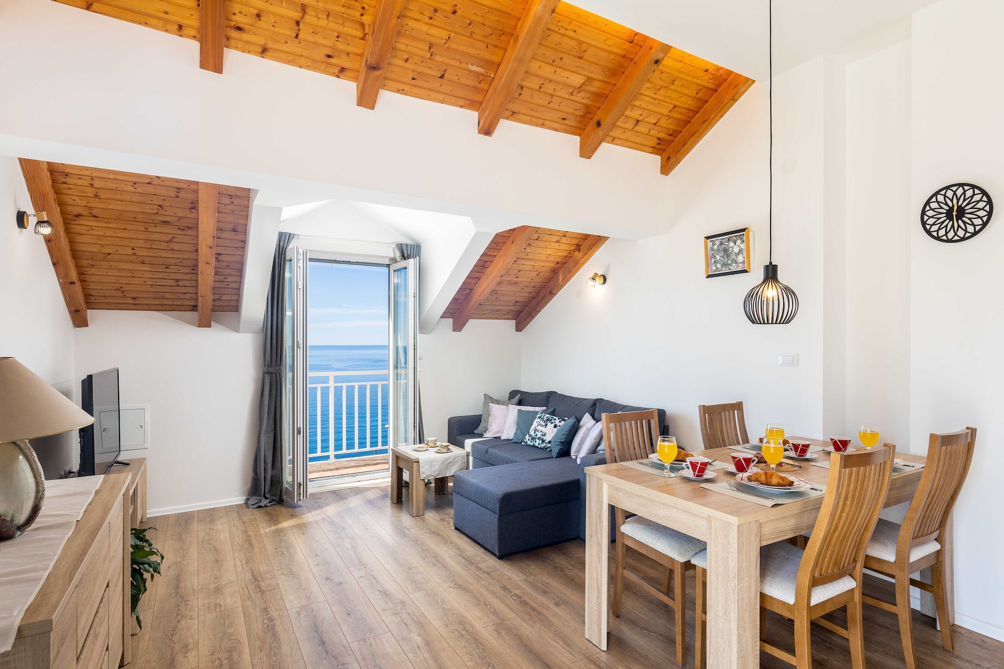 Apartment M&K - Two Bedroom Apartment with Balcony and Sea View