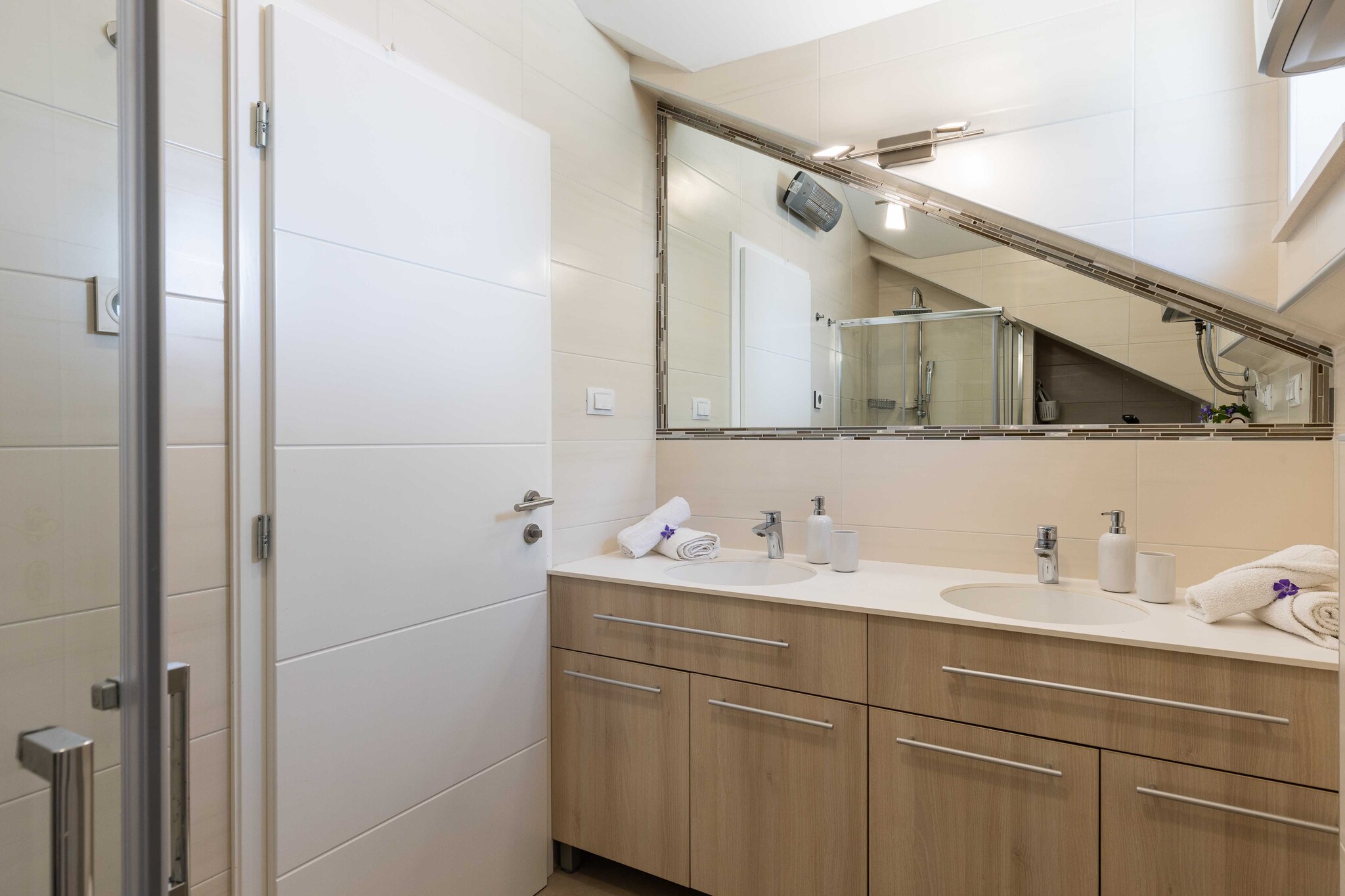 Apartment M&K - Two Bedroom Apartment with Balcony and Sea View-Badkamer