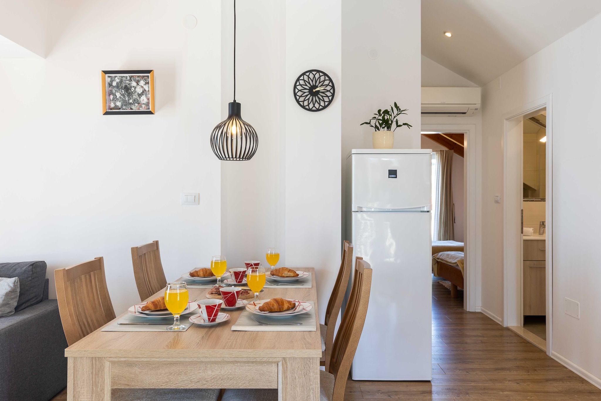 Apartment M&K - Two Bedroom Apartment with Balcony and Sea View-Eetkamer