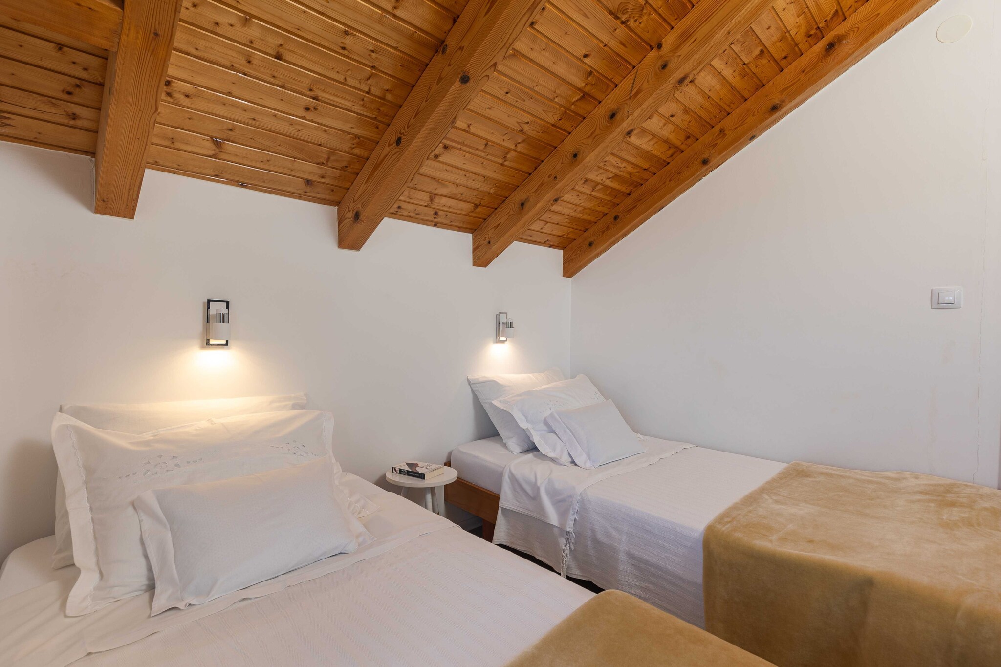 Apartment M&K - Two Bedroom Apartment with Balcony and Sea View-Slaapkamer