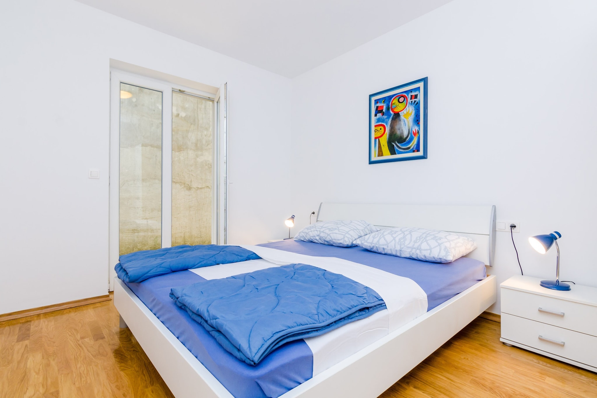 Grand Apartment - Three Bedroom Apartment with Terrace and Partial Sea View