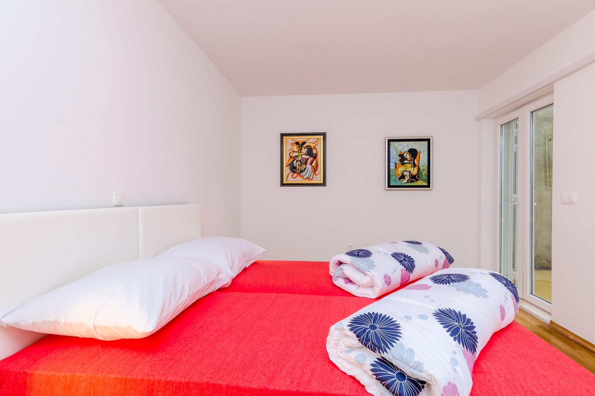 Grand Apartment - Three Bedroom Apartment with Terrace and Partial Sea View-Slaapkamer