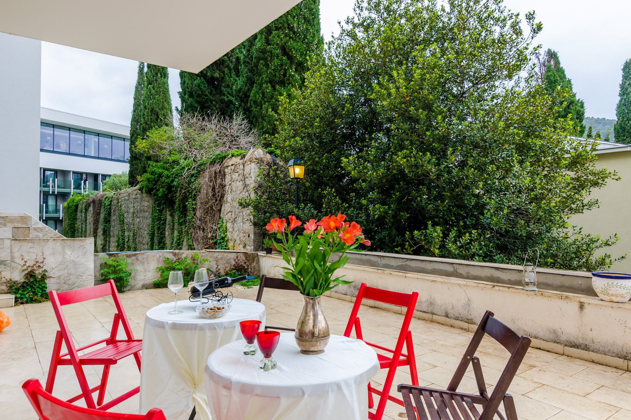 Grand Apartment - Three Bedroom Apartment with Terrace and Partial Sea View-Terras