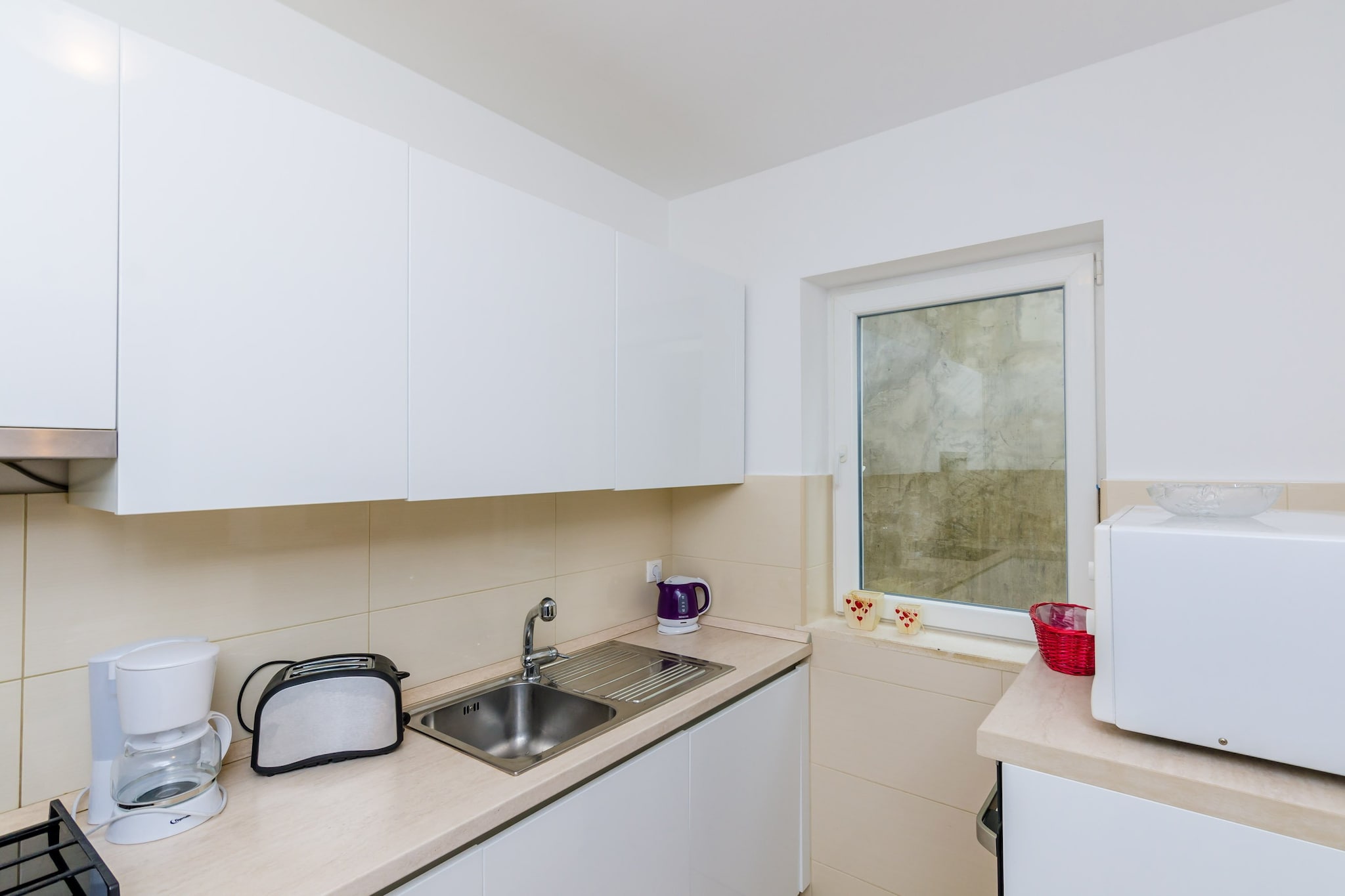 Grand Apartment - Three Bedroom Apartment with Terrace and Partial Sea View-Keuken