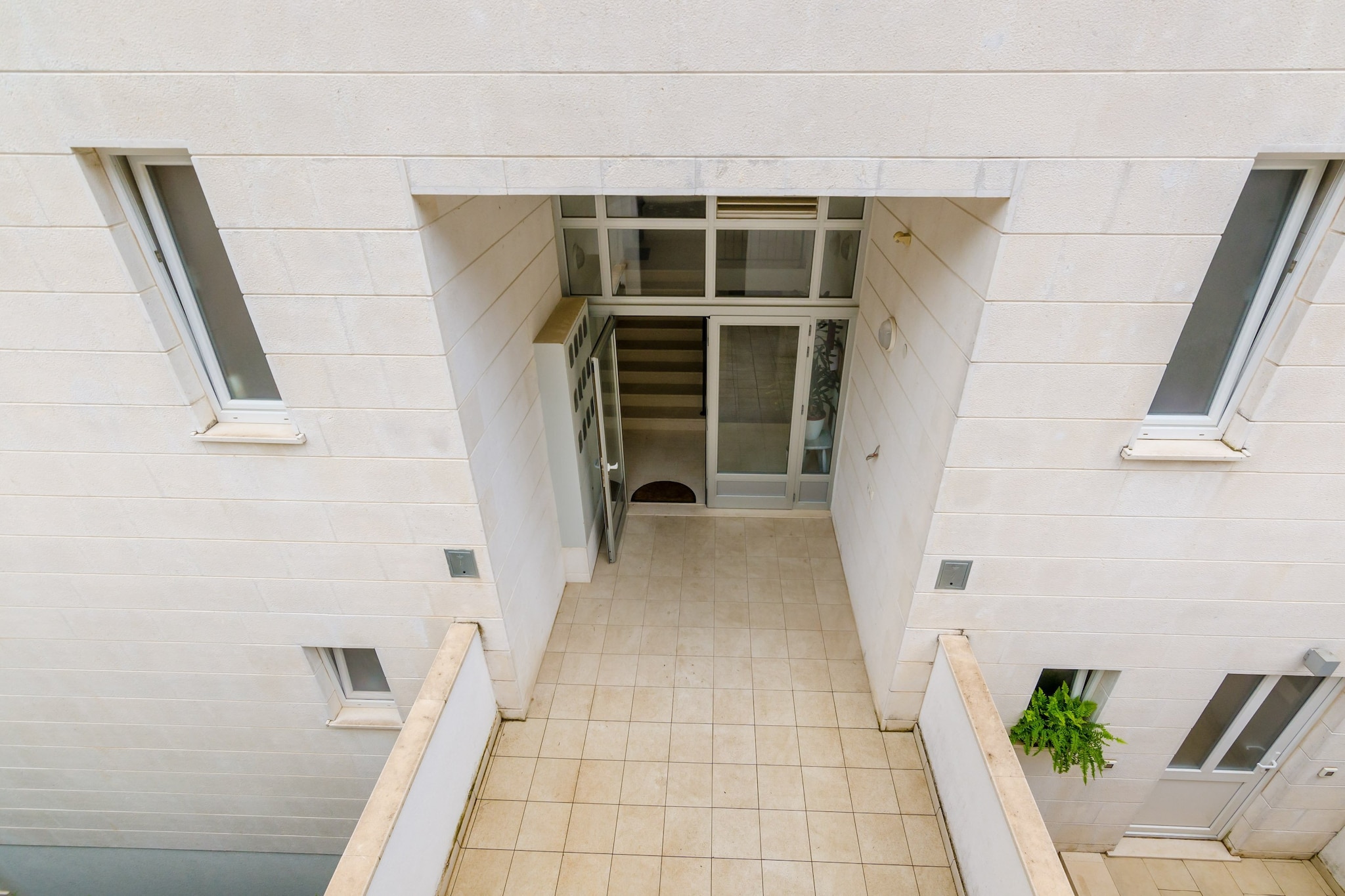 Grand Apartment - Three Bedroom Apartment with Terrace and Partial Sea View