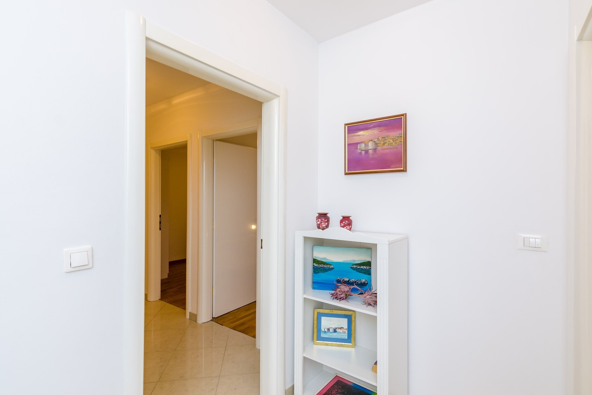 Grand Apartment - Three Bedroom Apartment with Terrace and Partial Sea View-Binnen
