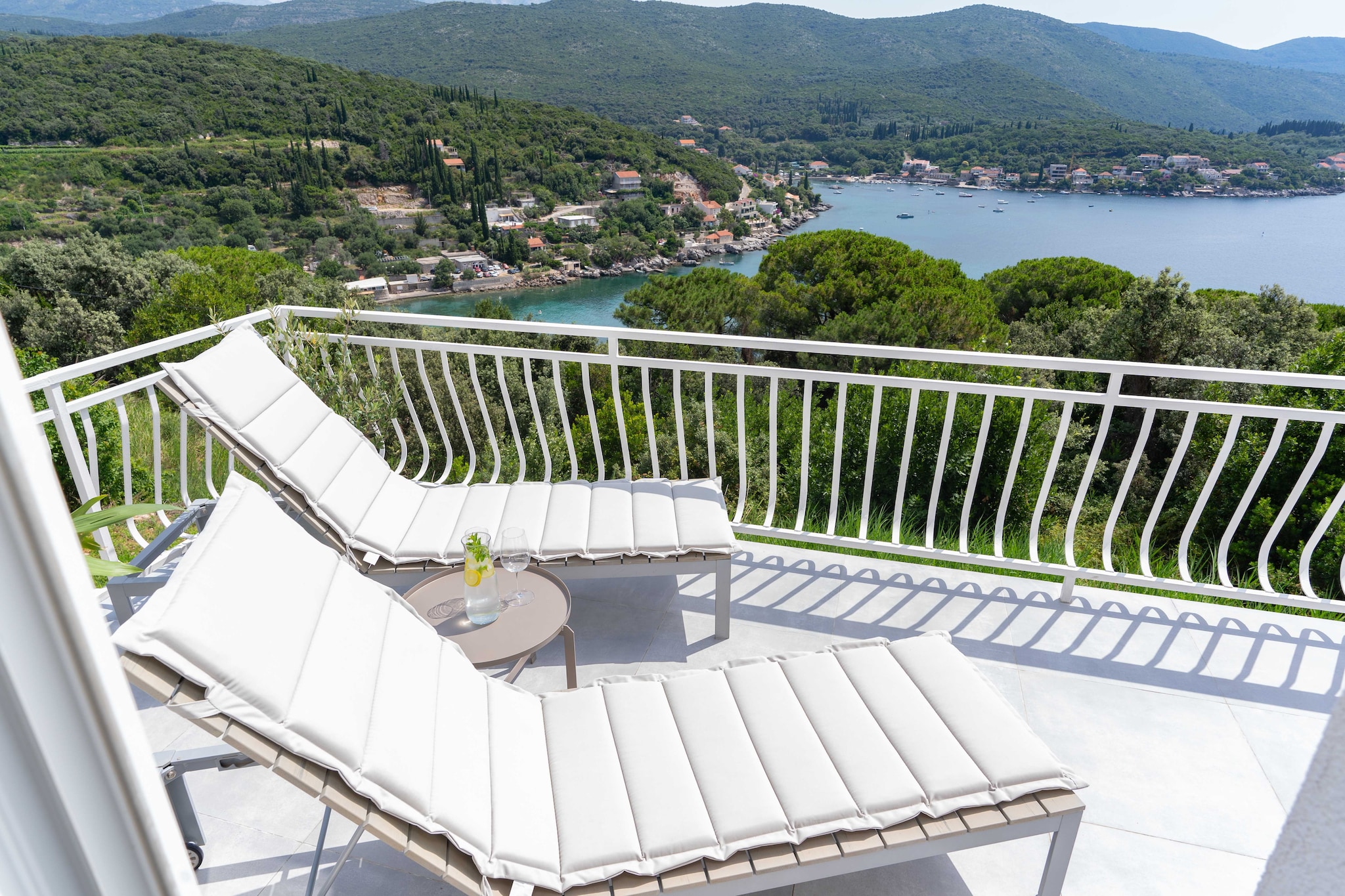 Apartment Konak - Two Bedroom Apartment with Terrace and Sea View-Terrasbalkon