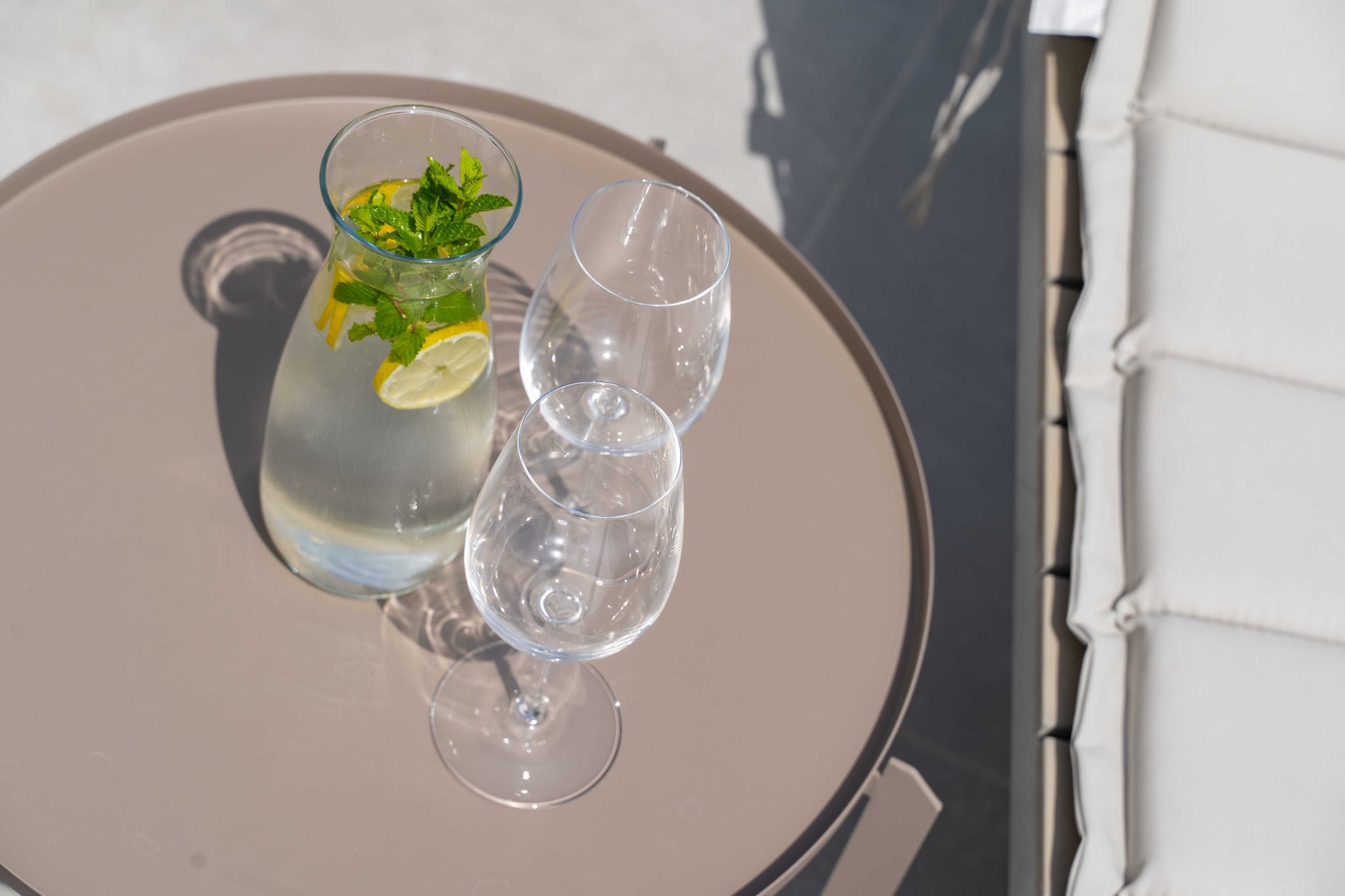Apartment Konak - Two Bedroom Apartment with Terrace and Sea View-Buitenlucht