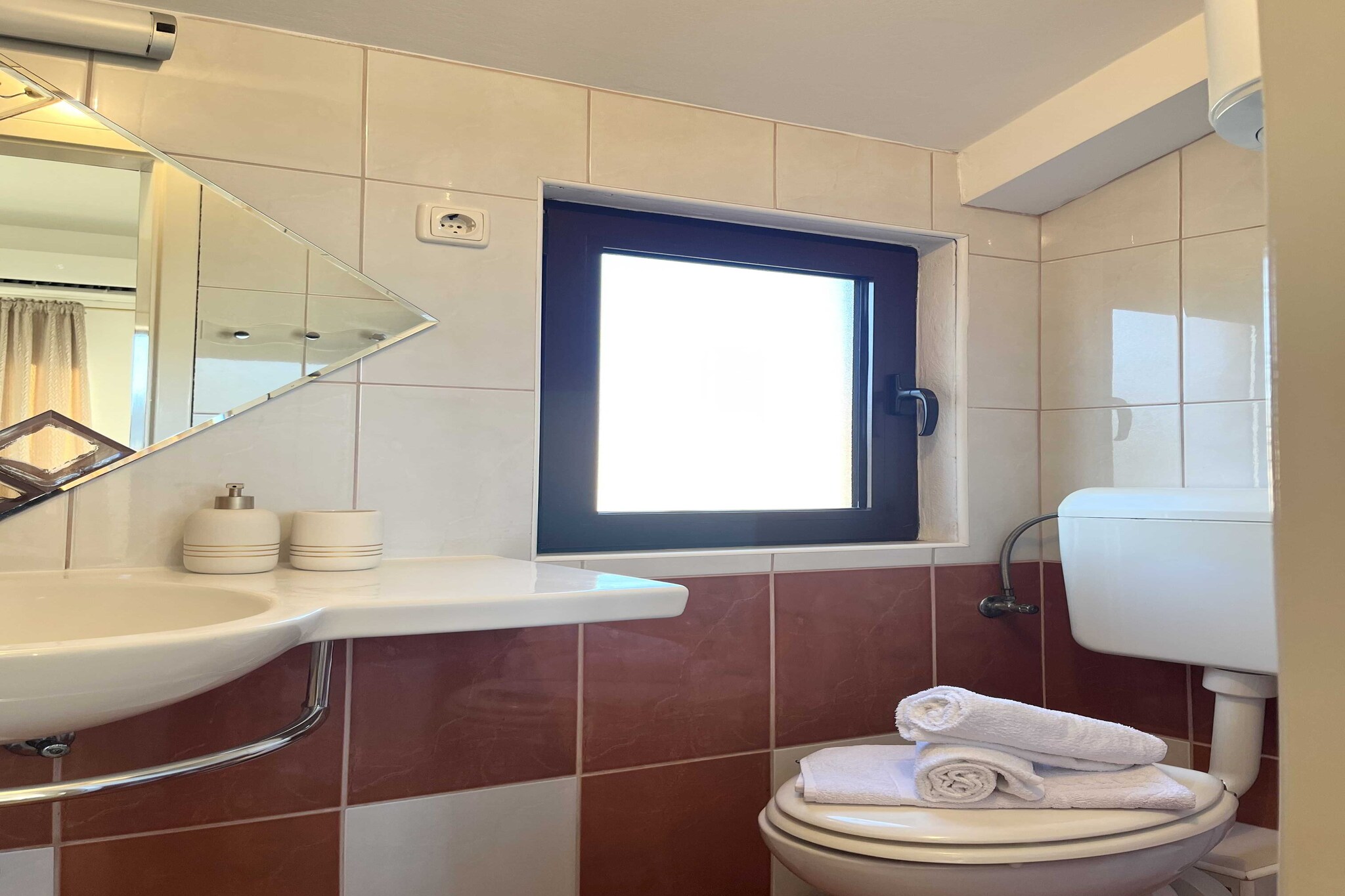 Apartment Josipa  Vela Luka- Studio Apartment with Balcony and Sea View-Badkamer