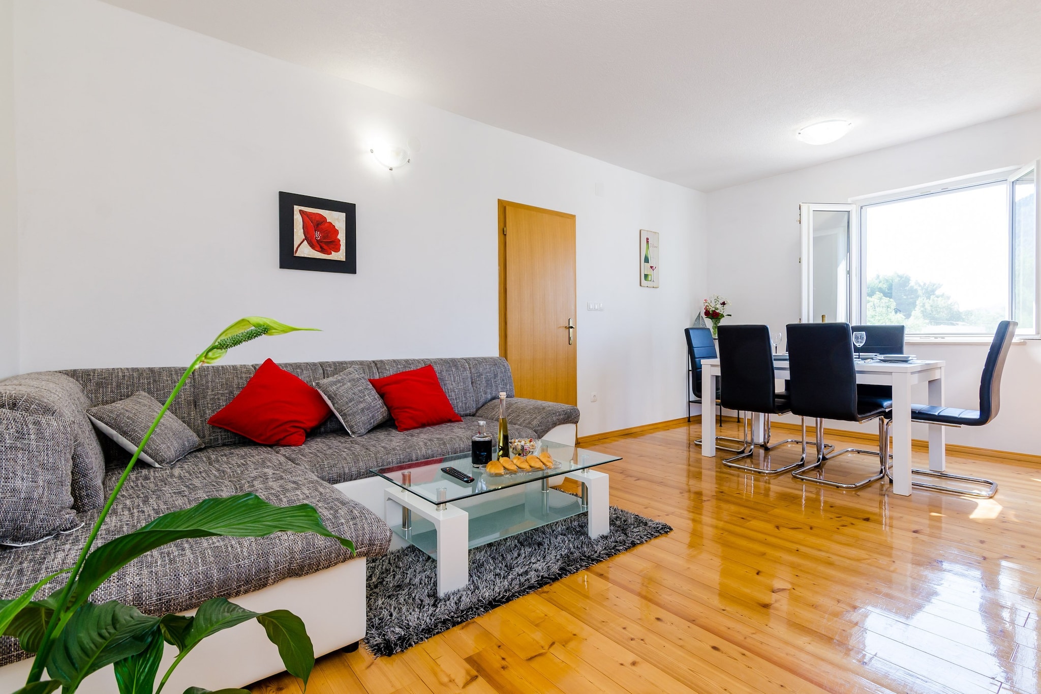 Apartment & Rooms MaÅ¾din are located in small village called BaniÄ‡i, near Slano, in the northwest part of the Dubrovnik Region. The area of Slano was already populated in the prehistoric period, while today, farming, olive growing, vine culture, fruit growing, tobacco, herbs, fishing and tourism are the main occupations. 
All units have access to shared furnished terrace and BBQ facilities.
Luggage storage is available prior check in and after check out.

Free private parking is possible on site, reservation is not needed.

This one bedroom apartment can comfortably accommodate up to 5 persons.
It features free WiFi, air-conditioning and flat TV, fully equipped kitchen with dining area, spacious living room and a private bathroom. Kitchen comes with Oven, Stove, Refrigerator, Microwave, Water Kettle, Coffee Machine, Toaster and Dish washer. Bathroom is fitted with a shower, hair dryer and washing machine.
Apartment will also provide you with a lovely furnished balcony with a sea view. 
Baby cot is available upon request.

The nearest beach is just 800 meters from the property.

Grocery store, post office and restaurant can be found in Slano Centre located 5 km from the property. 

Guests can also visit Dubrovnik Old Town (38.5 km) and PeljeÅ¡ac Peninsula (15,6 km) as well as Ston (16,6 km).

Dubrovnik bus station and ferry port, connecting the mainland with various Dalmatian islands, are 40 minutes from the apartment, while Dubrovnik Airport is 57 km away.