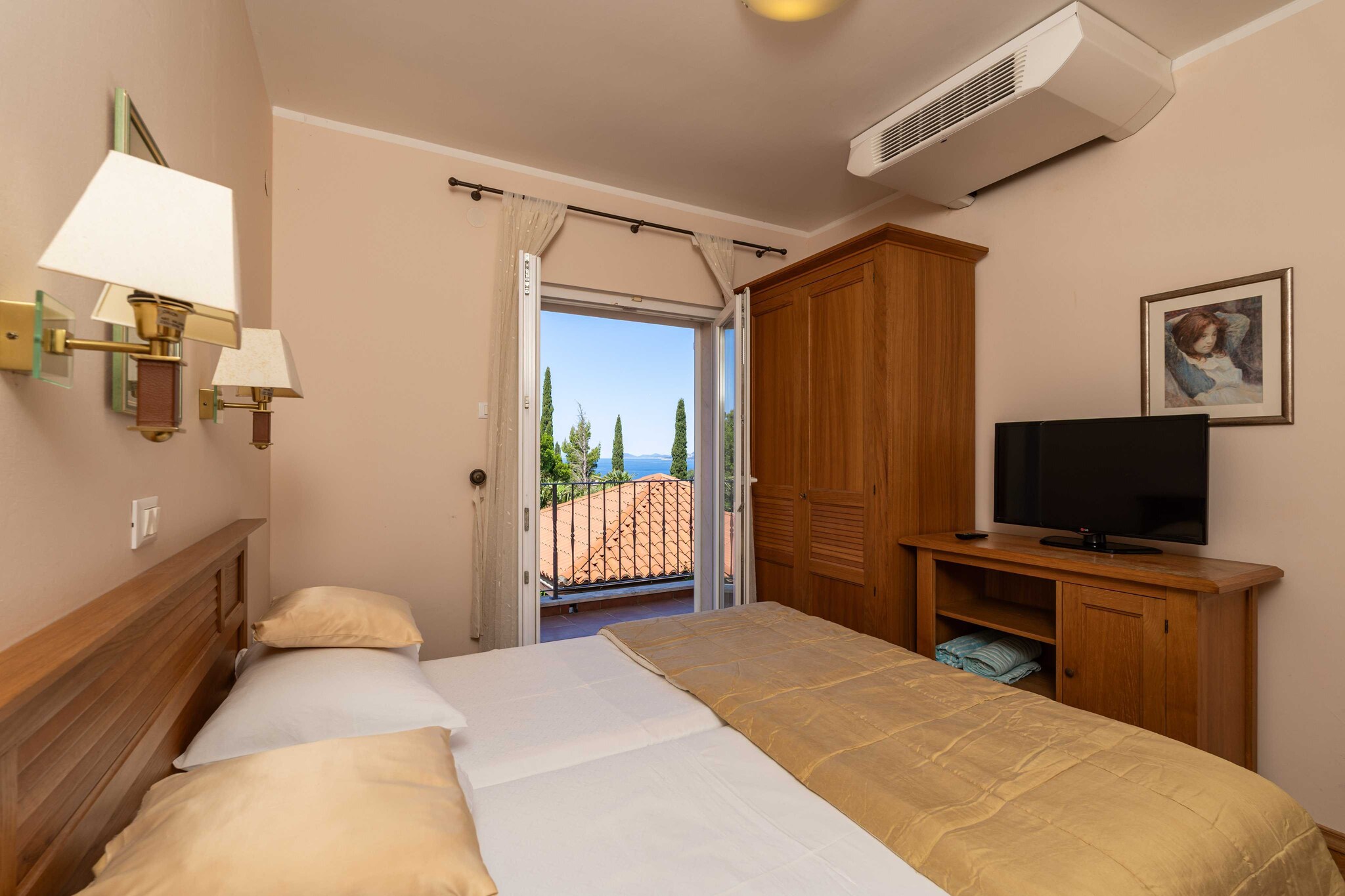 Villa Alegria Cavtat - One Bedroom Apartment with Balcony and Sea View (Apartment A)-Schlafzimmer