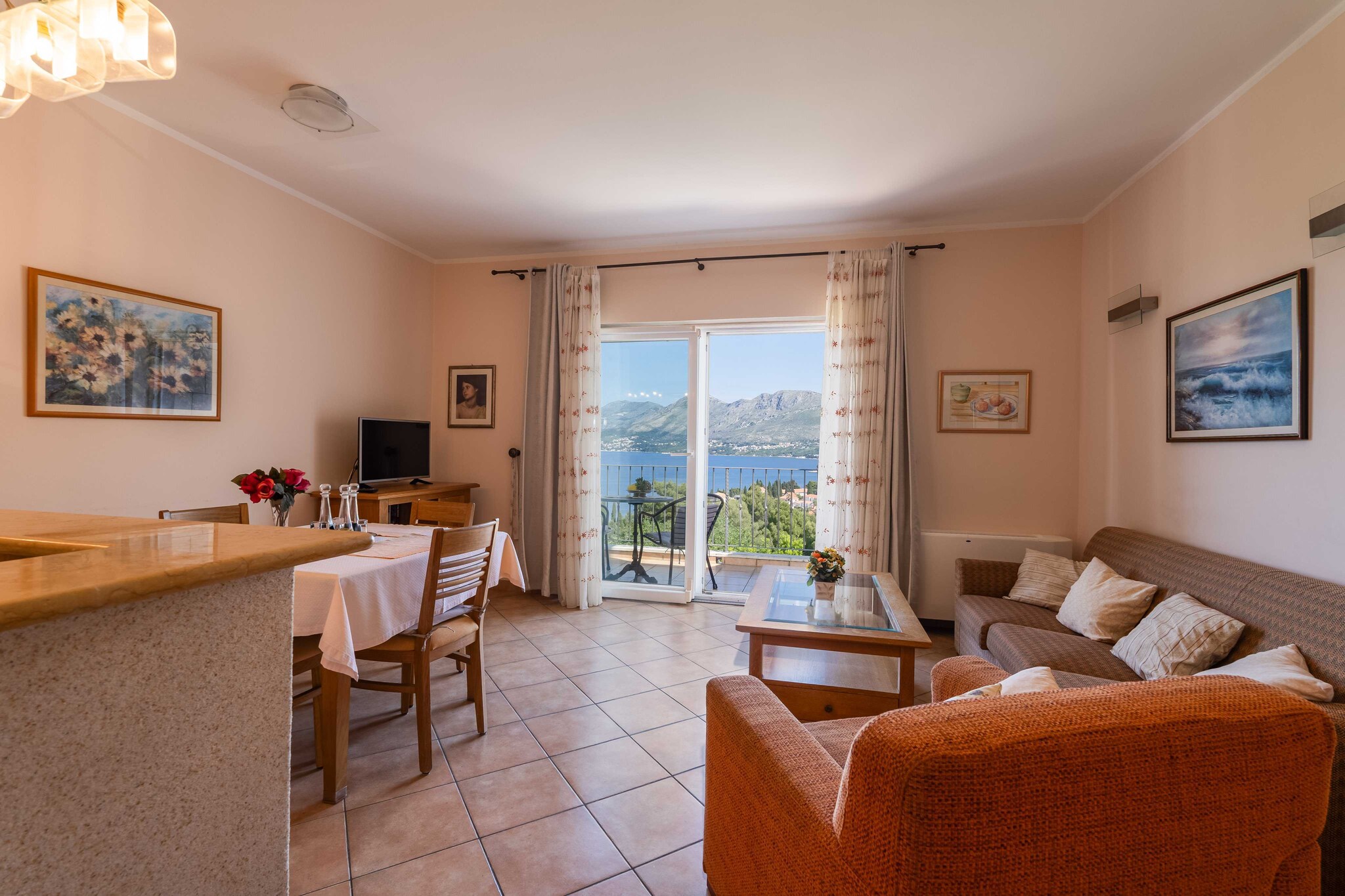 Villa Alegria Cavtat - One Bedroom Apartment with Balcony and Sea View (Apartment A)-Wohnzimmer