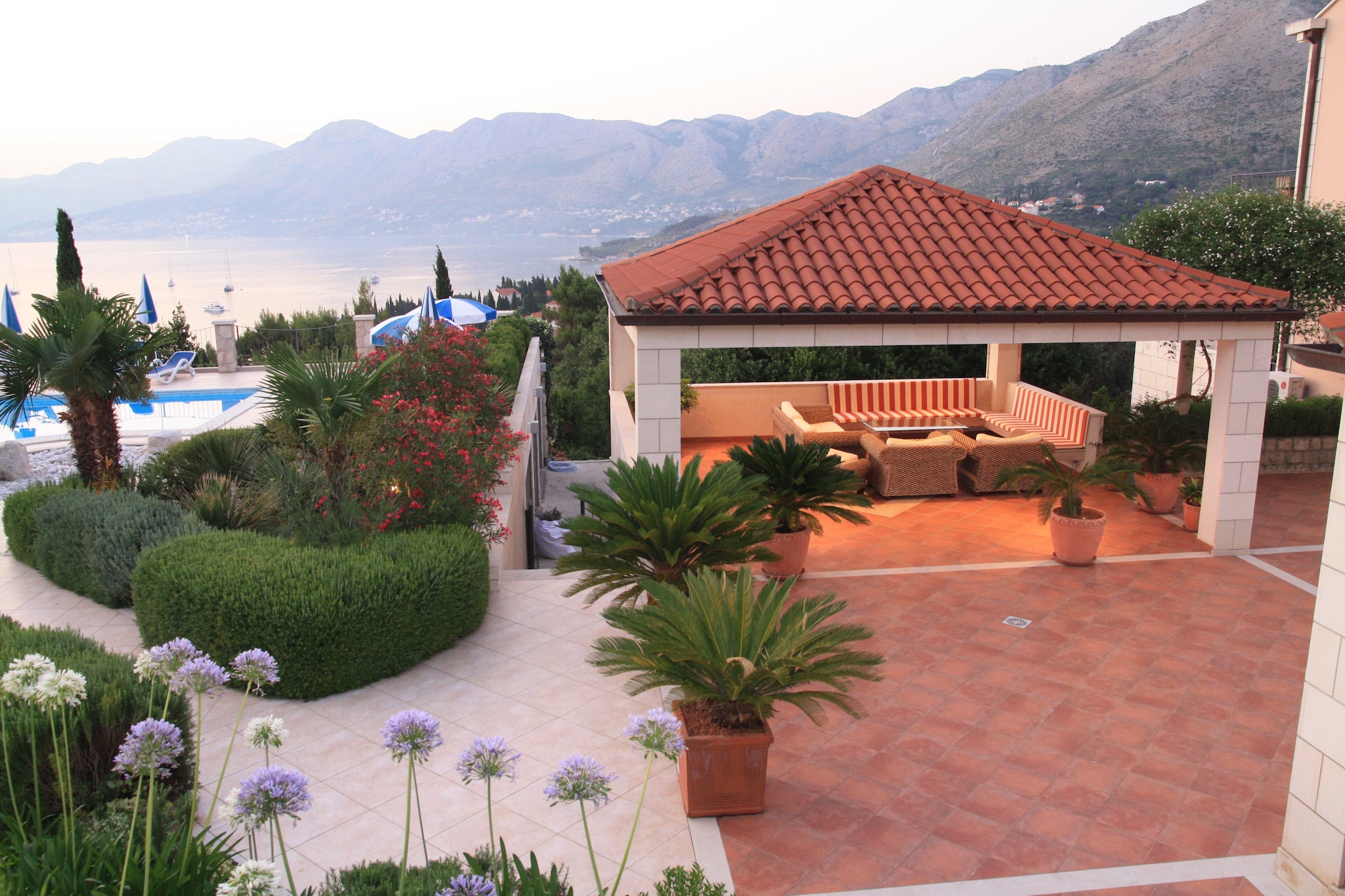 Villa Alegria Cavtat - Six Bedroom Villa with Swimming Pool and Sea View-Terrasse