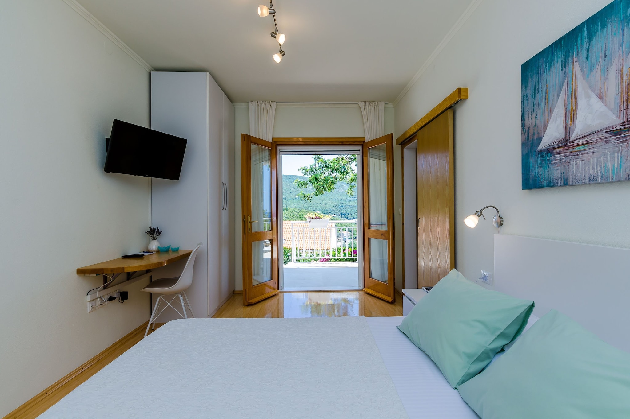 Apartments Sara (Molunat) - One Bedroom Apartment with Terrace and Sea View-Chambre