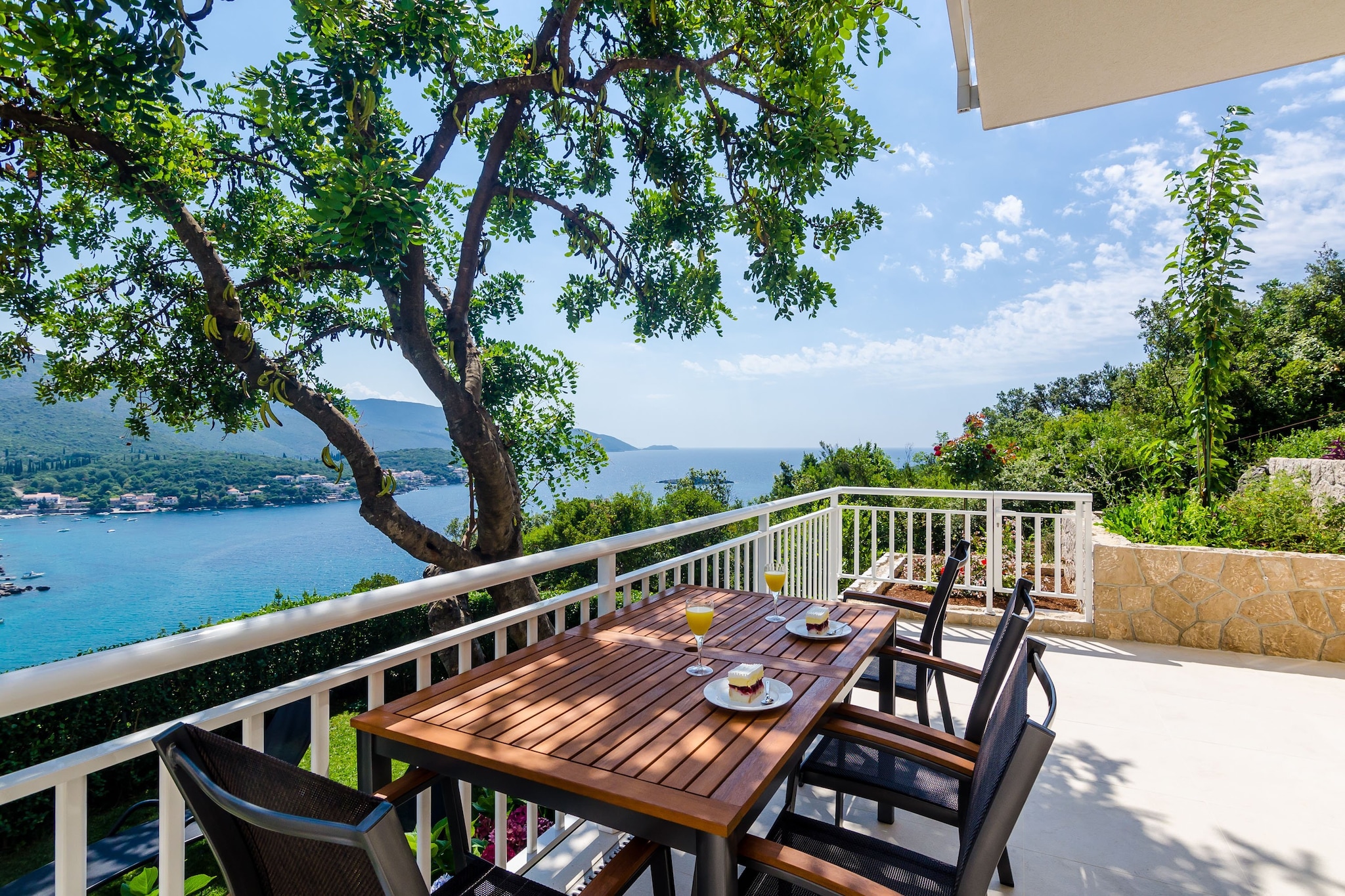 Apartments Sara (Molunat) - One Bedroom Apartment with Terrace and Sea View-Terrasse