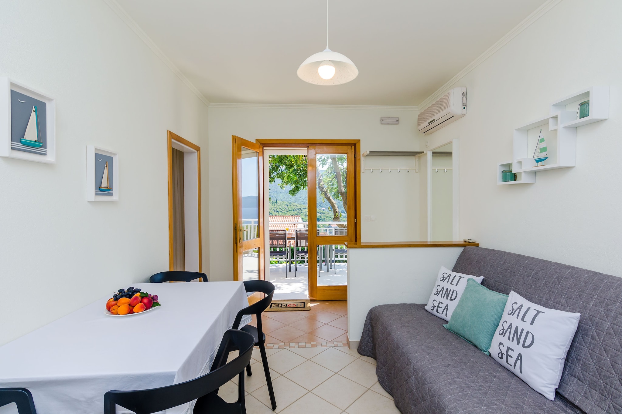 Apartments Sara (Molunat) - One Bedroom Apartment with Terrace and Sea View