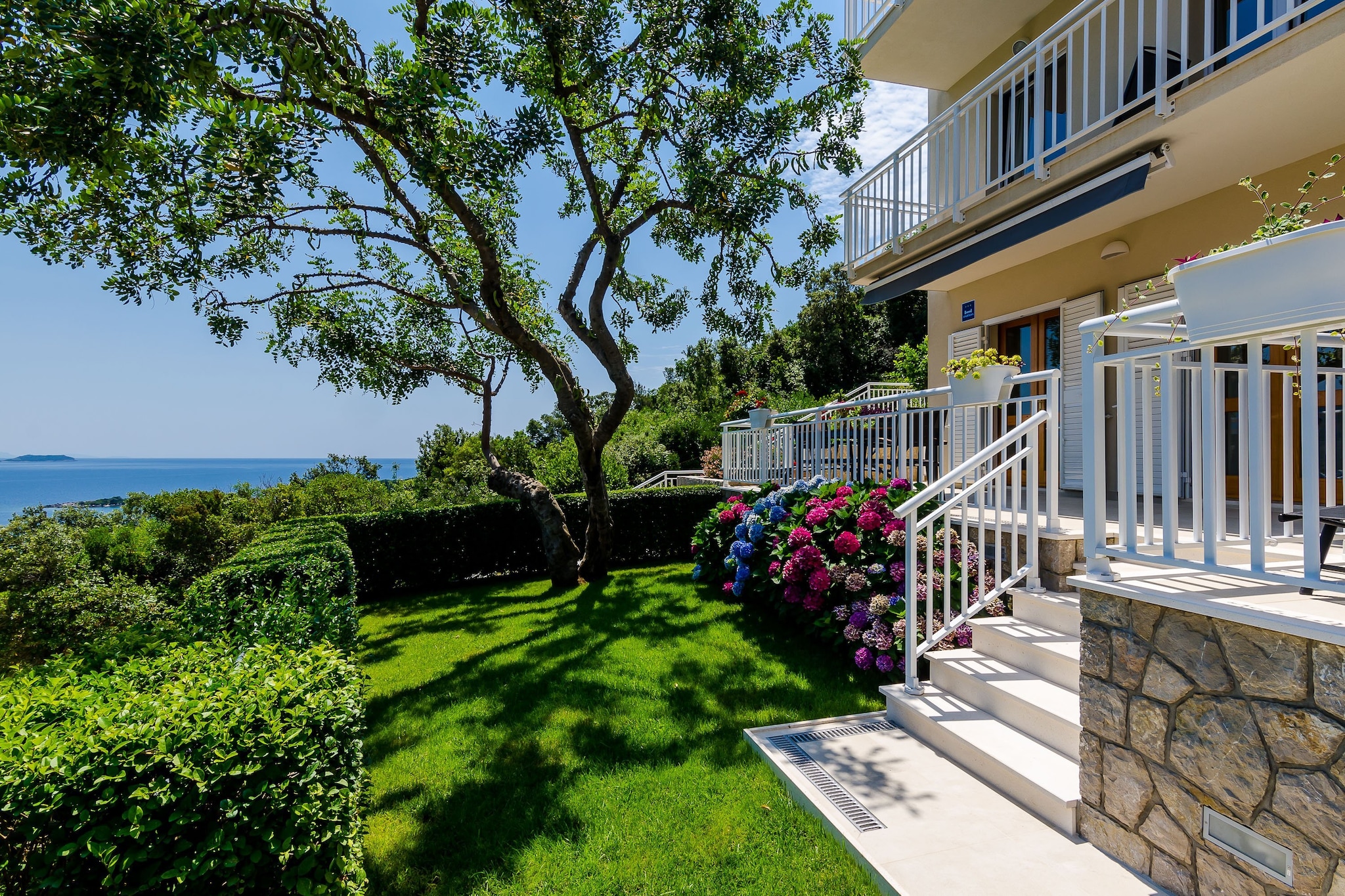 Apartments Sara (Molunat) - One Bedroom Apartment with Terrace and Sea View-Extérieur