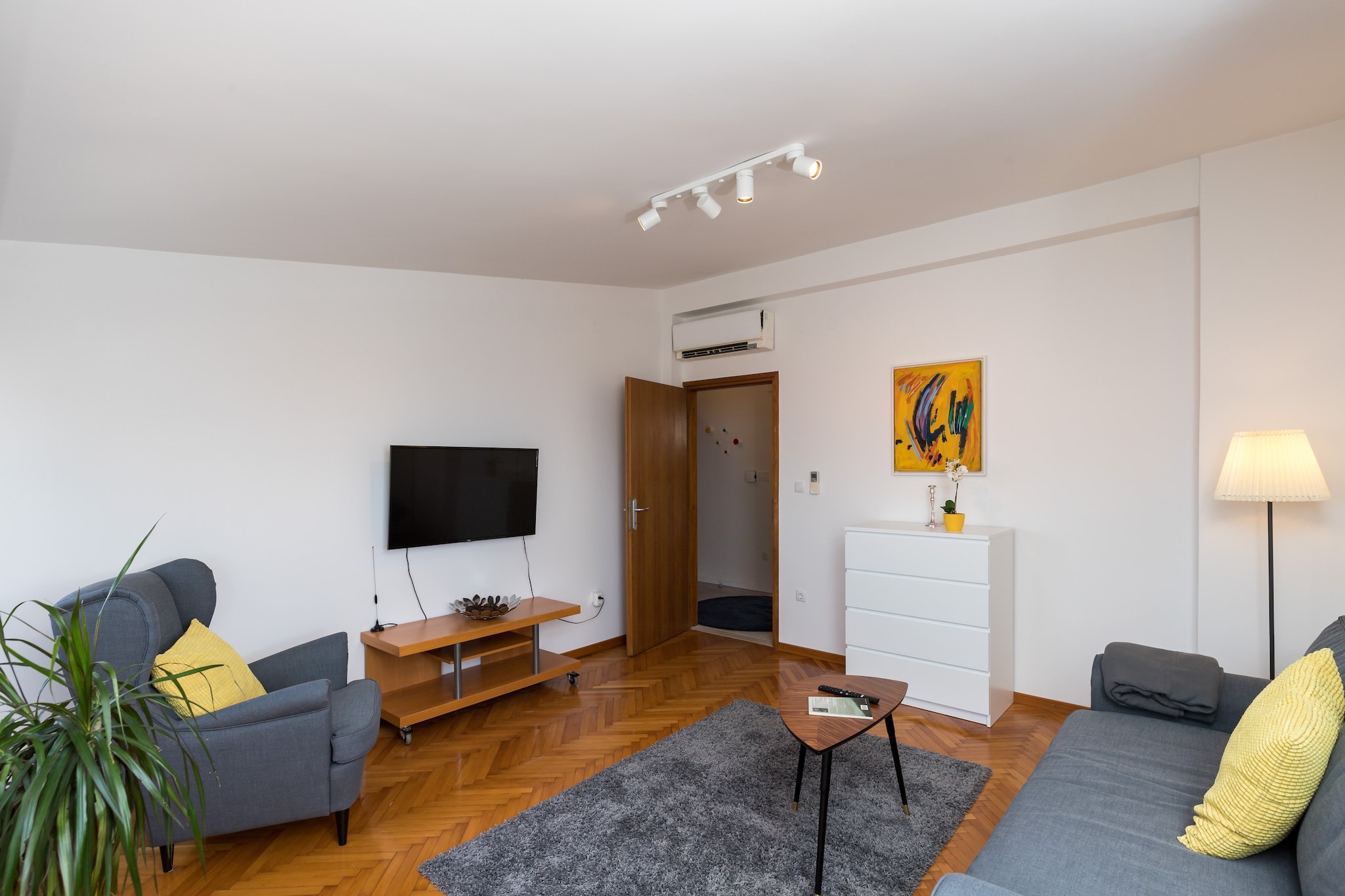 Romance Apartments Dubrovnik are ideally located in a quiet neighborhood, just 15 minute walk away from Old Town Dubrovnik.
Luggage storage before check in and after check out so that you can explore the are a bit more.

***Please note that staff is vaccinated.***

This beautiful one bedroom apartment with patio can comfortably accommodate up to four people.
It offers free Wi-Fi, air conditioning and sflat screen TV. The apartment has fully equipped kitchen cwith dining area. Living room comes with double convertible sofa. The bathroom has a shower and hairdryer.
Washing machine and outdoor furniture and parasol.

The most interesting sights can be seen in the famous Old Town of Dubrovnik, which is one km away from the apartment, as well as various beaches, restaurants, cafes, bars, shops, bakeries and banks. Guests can also find a grocery store and a bus station in 350 meters range.
We recommend enjoying a cable car ride, station is only 20-25 minutes walk from the apartment. It offers a panoramic view of the historic center and the surrounding islands.

Dubrovnik bus station and ferry port, connecting the mainland with various Dalmatian islands are 10 minutes ride from the apartment while Dubrovnik airport is 20 km away.