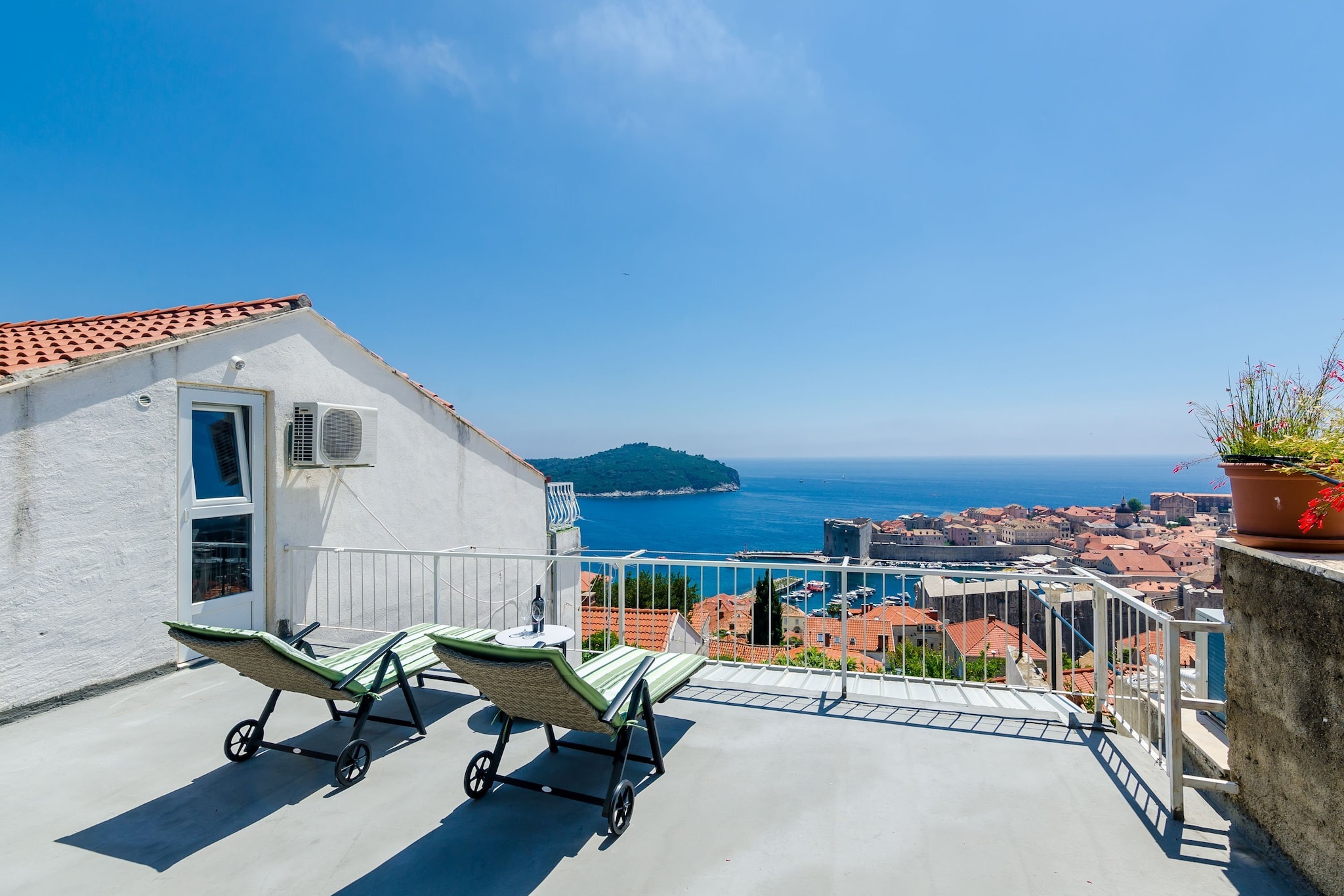 Apartment Lukas Dubrovnik - One Bedroom Apartment with Terrace and Sea View-Terras
