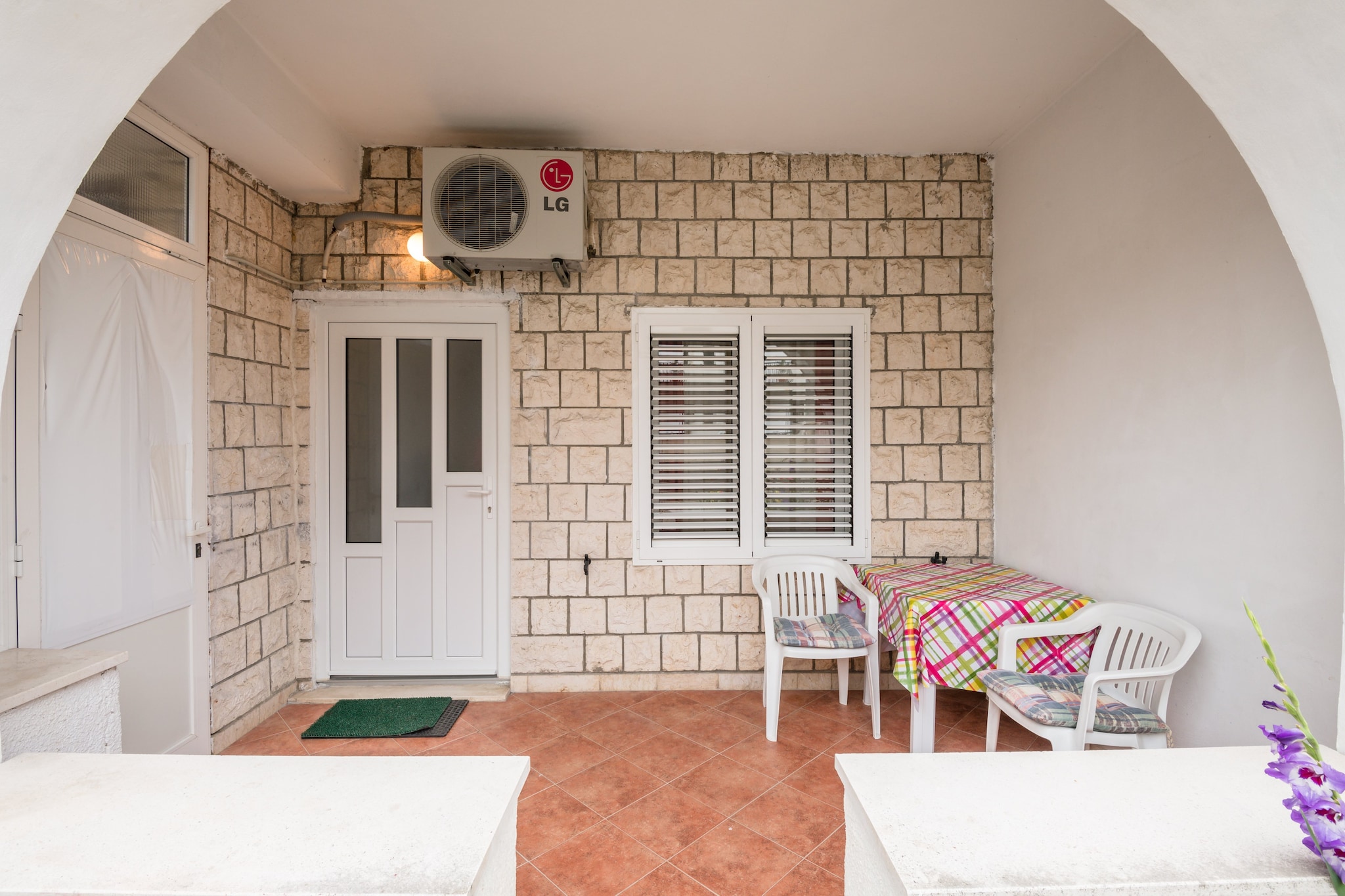 Apartment Primorka - Studio Apartment with Terrace-Buitenlucht