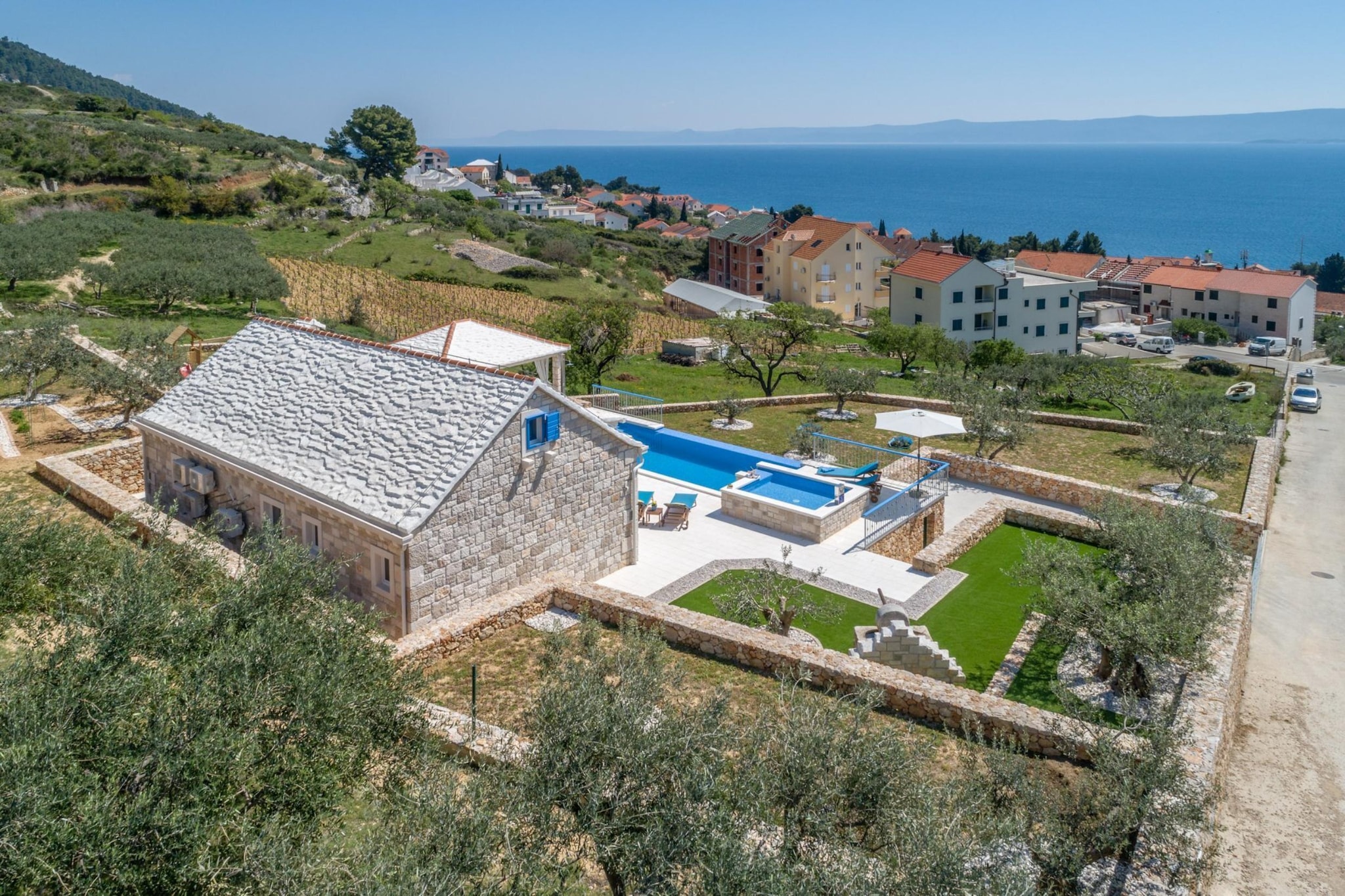 Villa Blue Sky - Three Bedroom Villa with Pool