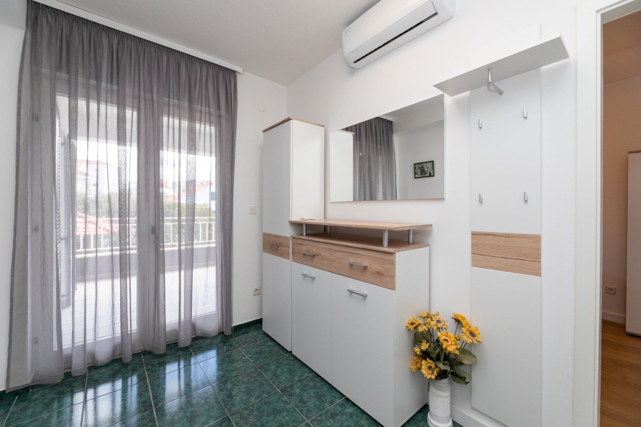 Villa Supetar Garden - Two Bedroom Apartment with Terrace-Slaapkamer
