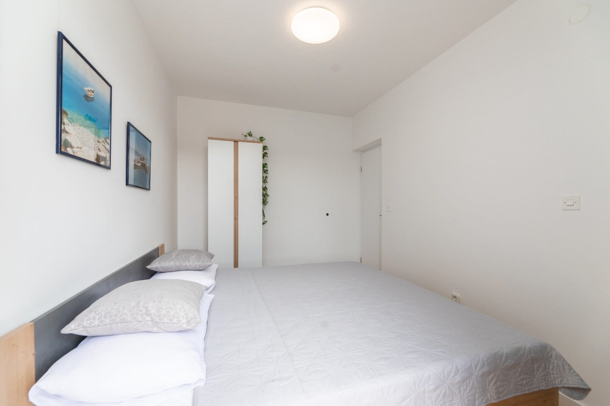 Villa Supetar Garden - Two Bedroom Apartment with Terrace-Slaapkamer