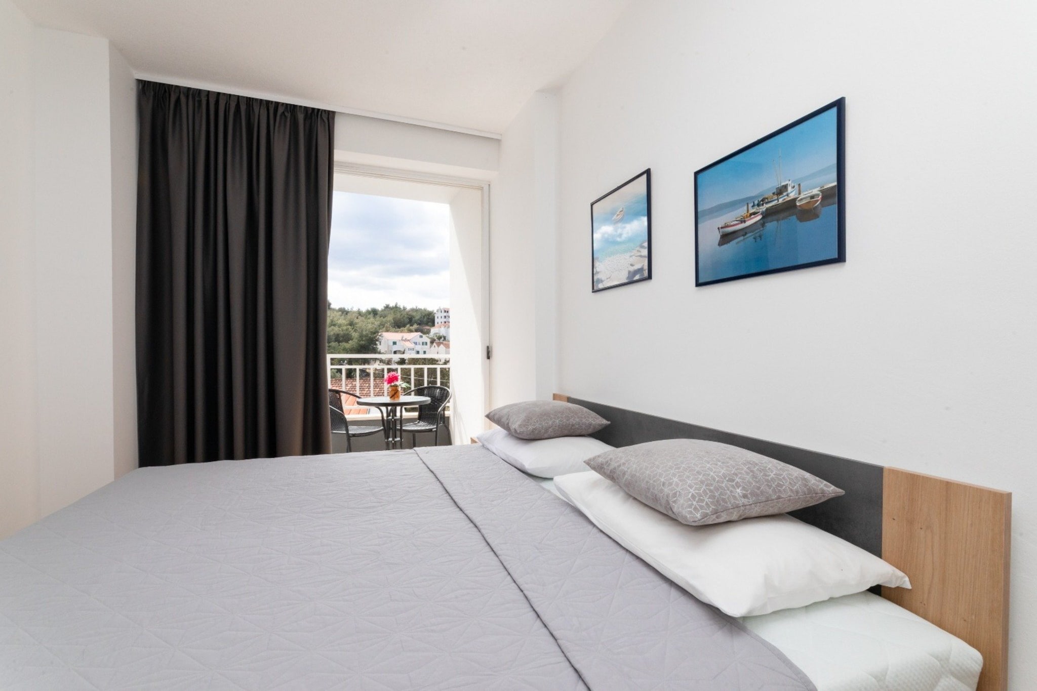 Villa Supetar Garden - Two Bedroom Apartment with Terrace-Slaapkamer