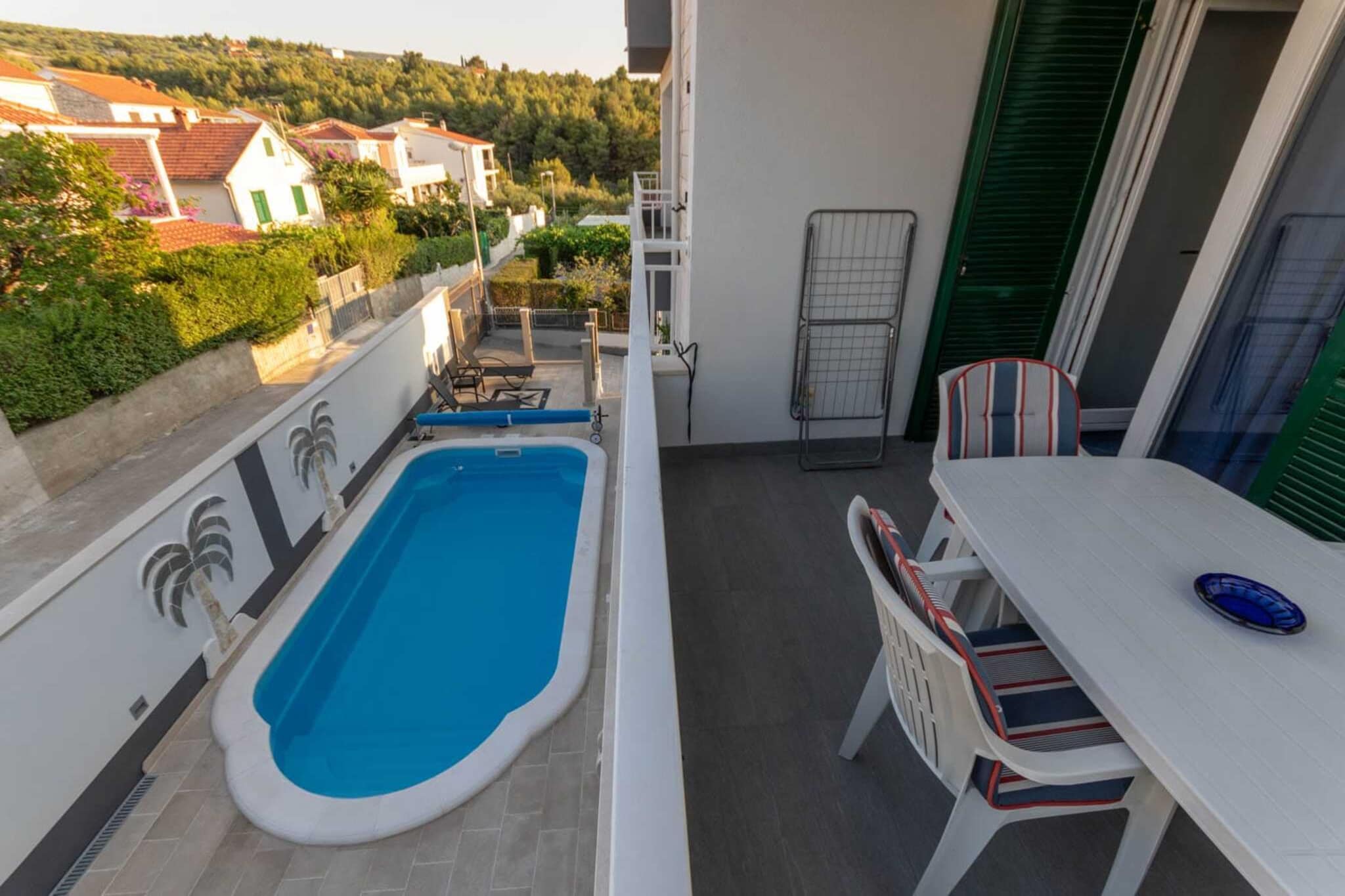 Villa Supetar Garden - Two Bedroom Apartment with Balcony-Zwembad