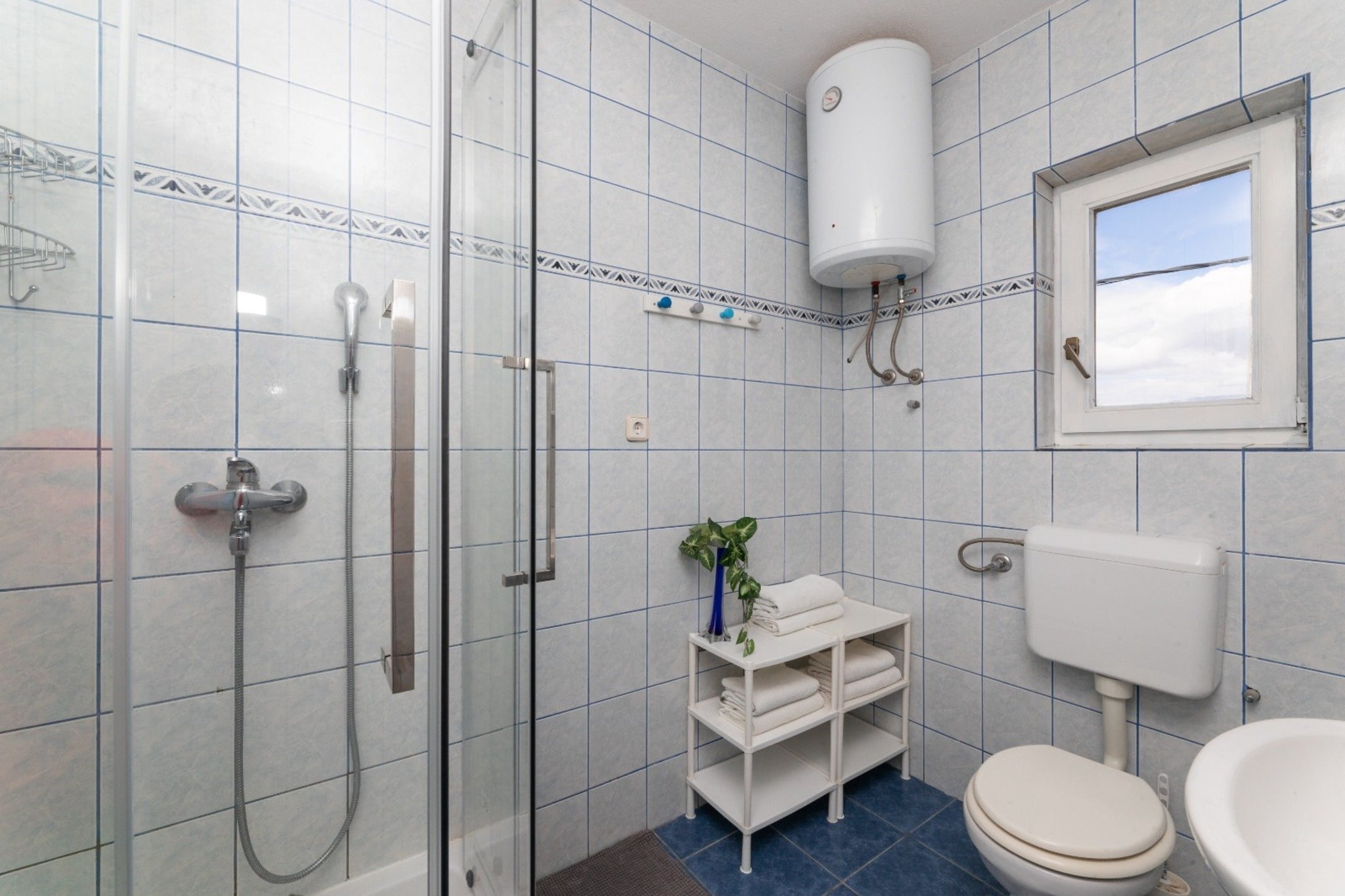 Villa Supetar Garden - Two Bedroom Apartment with Balcony-Badkamer