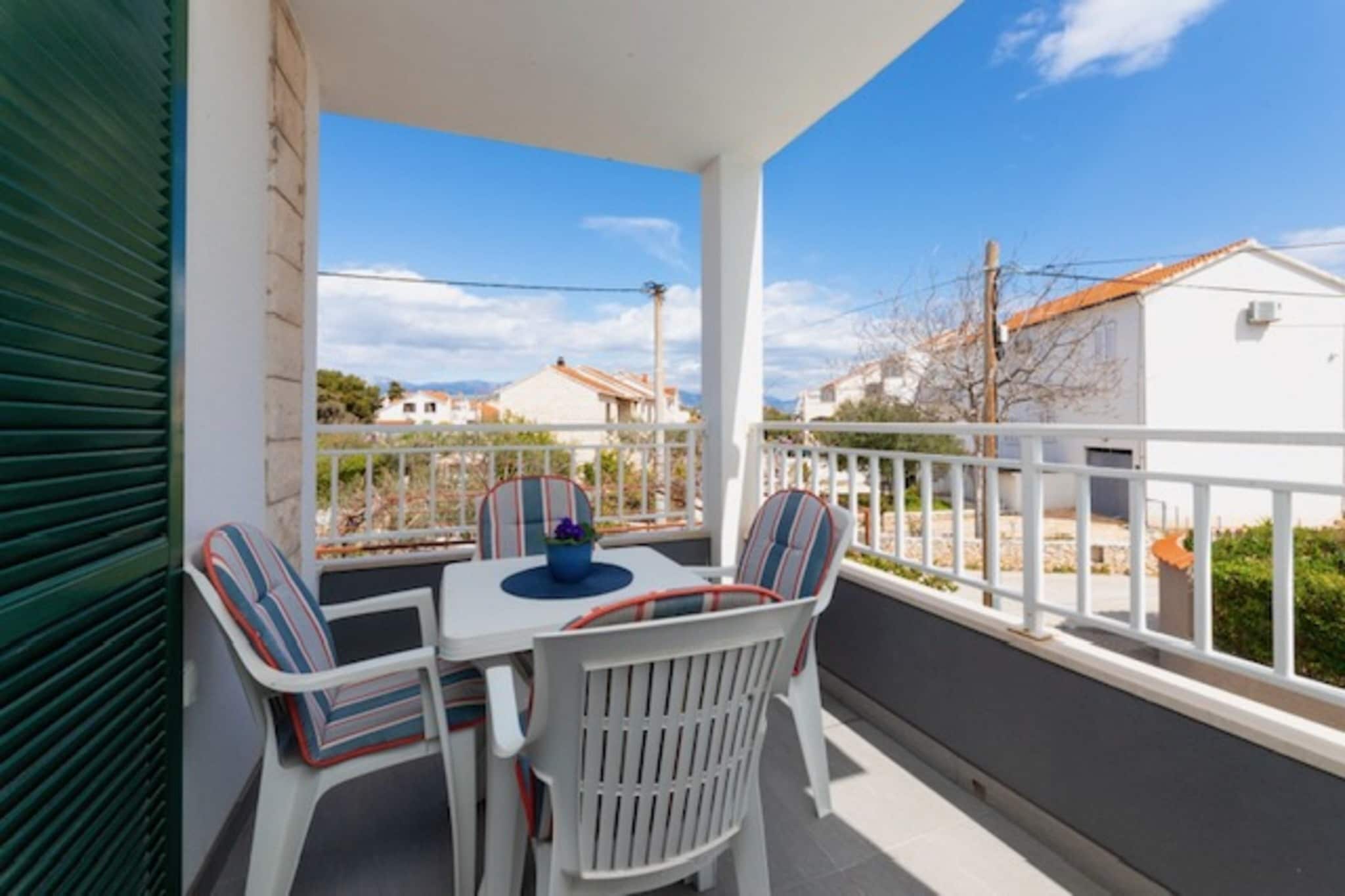Villa Supetar Garden - Two Bedroom Apartment with Balcony-Terrasbalkon