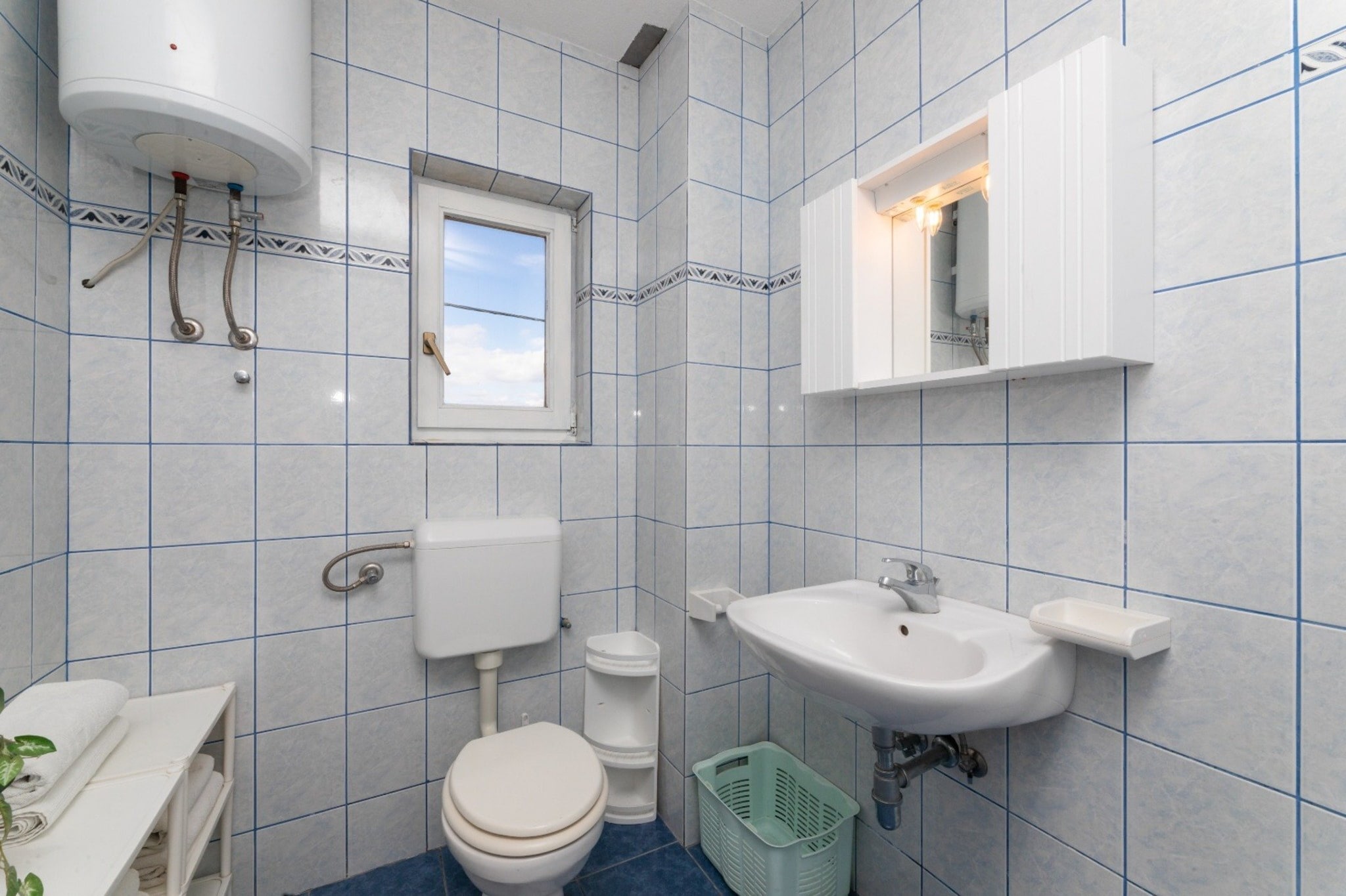 Villa Supetar Garden - Two Bedroom Apartment with Balcony-Badkamer