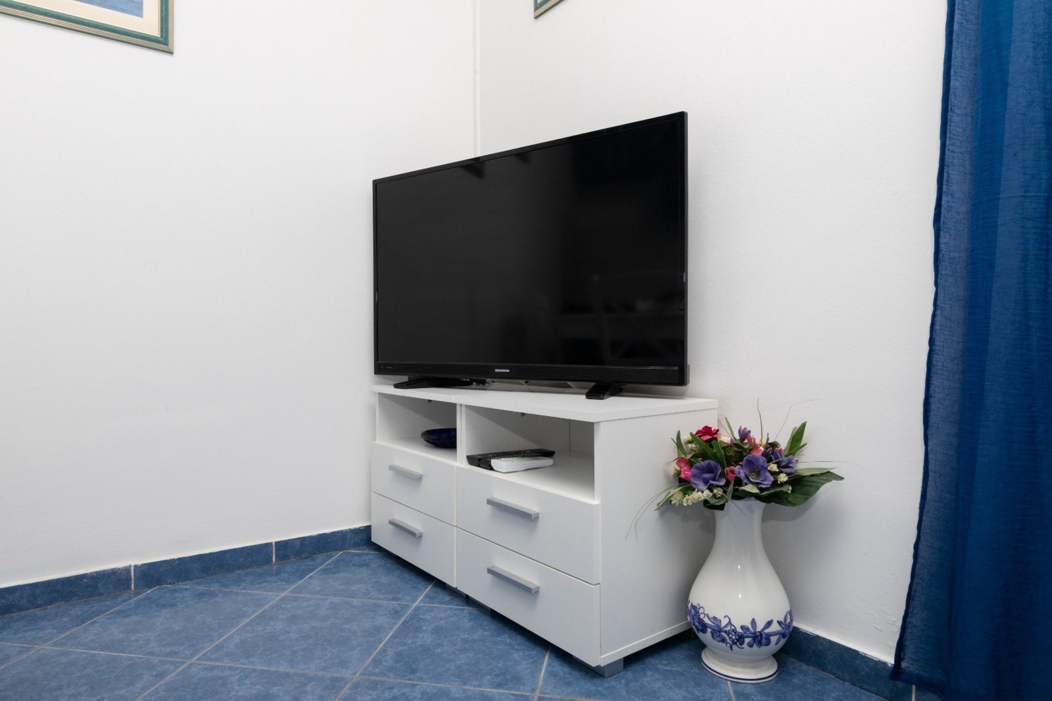 Villa Supetar Garden - Two Bedroom Apartment with Balcony-Binnen