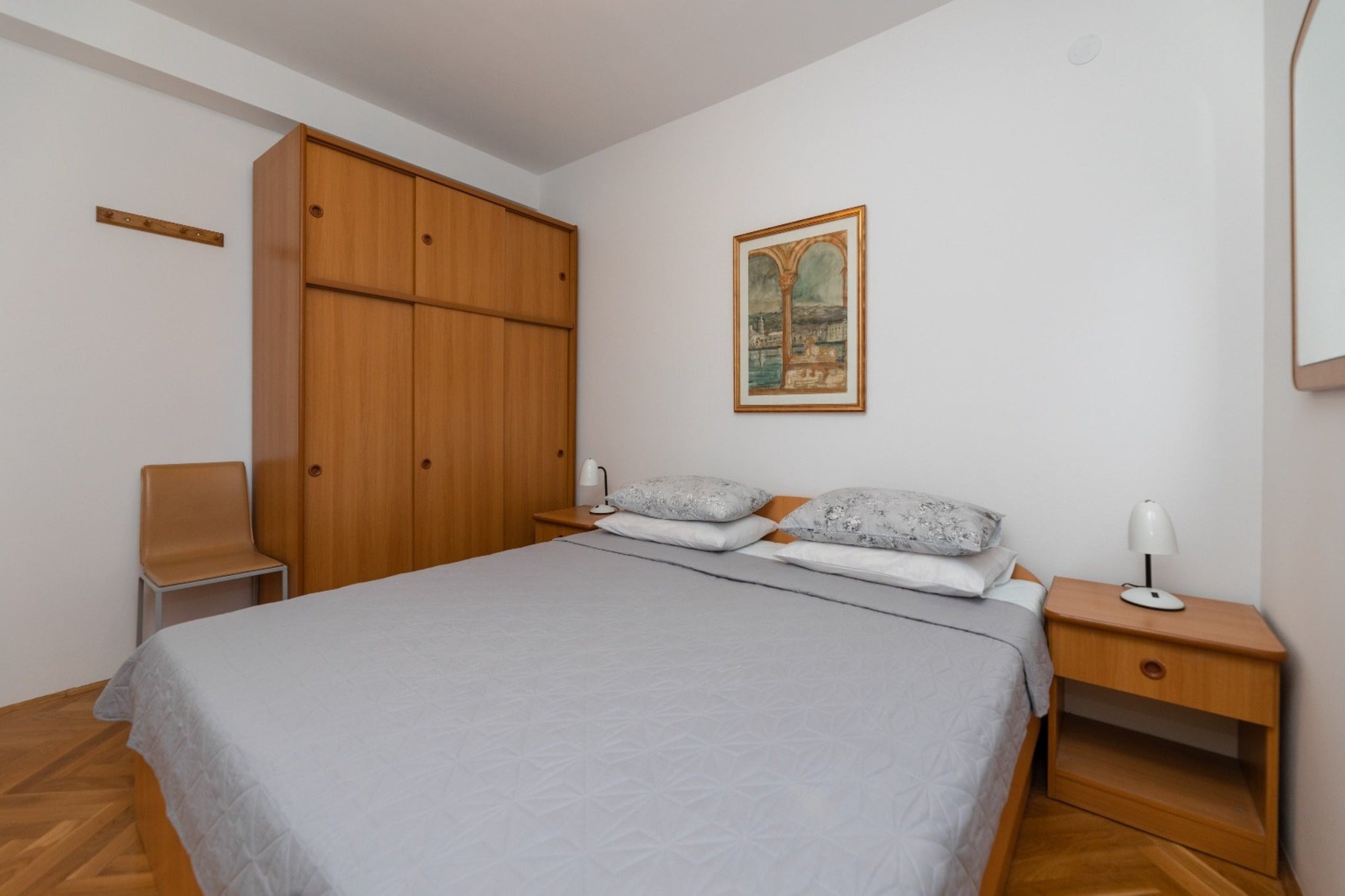 Villa Supetar Garden - Two Bedroom Apartment with Balcony-Slaapkamer
