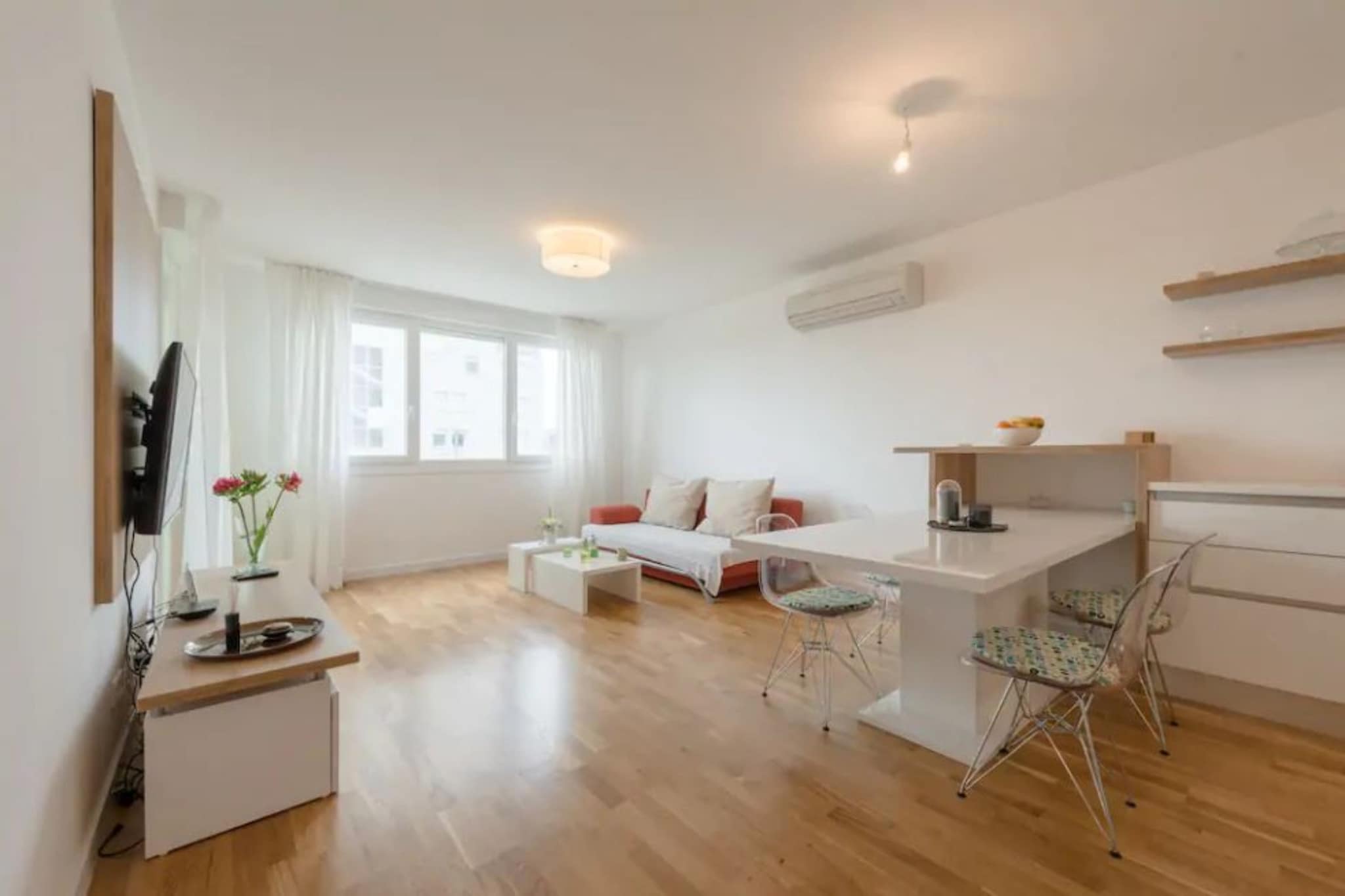 Apartment White Gardenia is located in city of Split, the second-largest city of Croatia situated on the eastern shore of the Adriatic Sea.
Luggage storage before check in and after check out are available, so that you can explore the town a bit more before departure.
Free parking is available on site.
This bright one bedroom apartment is a perfect fit for up to three persons.
It features free WiFi, air-conditioning and cable TV, fully equipped kitchen with dining area, spacious living room with sofa bed and a private bathroom. It will also provide you with a lovely furnished balcony.
Washing machine, dishwasher, ironing board and hairdryer are also on guests disposal.
This location is perfect for guests who love to enjoy the sun and the sea, being close to the touristic centre, but far enough to avoid the crowds and keep their peace and privacy.
Nearest market and bus station are 20 m away from the property.
Many restaurants, cafes and parks are 10 minutes walk away.
Closest beach is 2 km away.
Split bus station and ferry port, connecting the mainland with various Dalmatian islands, are 15 minutes ride from the apartment, while Split Airport is 22.7 km away.
