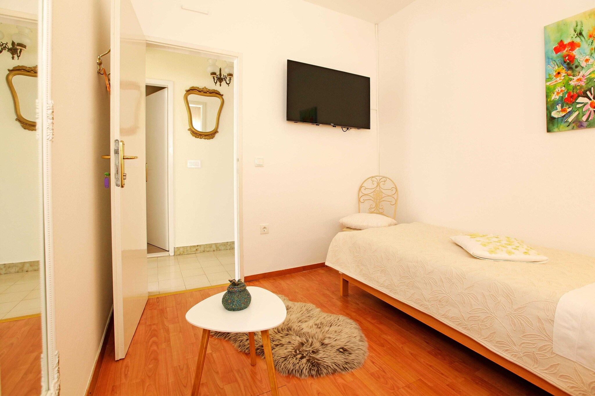 Sunshine Apartment Doda - Three Bedroom Apartment with Balcony and Sea View