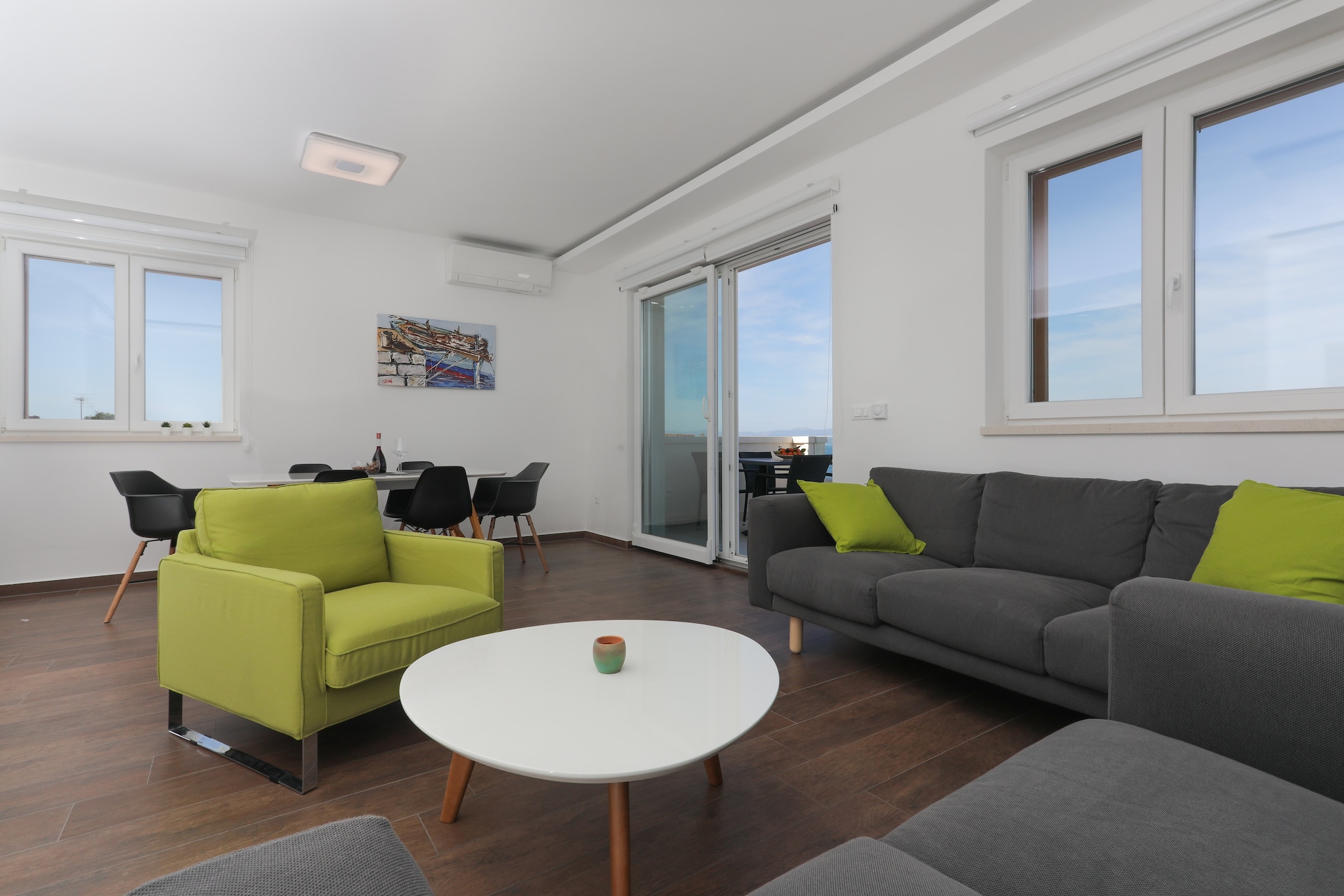 Apartment M&J - Comfort Two Bedroom Apartment with Terrace and Sea View (Škaro)