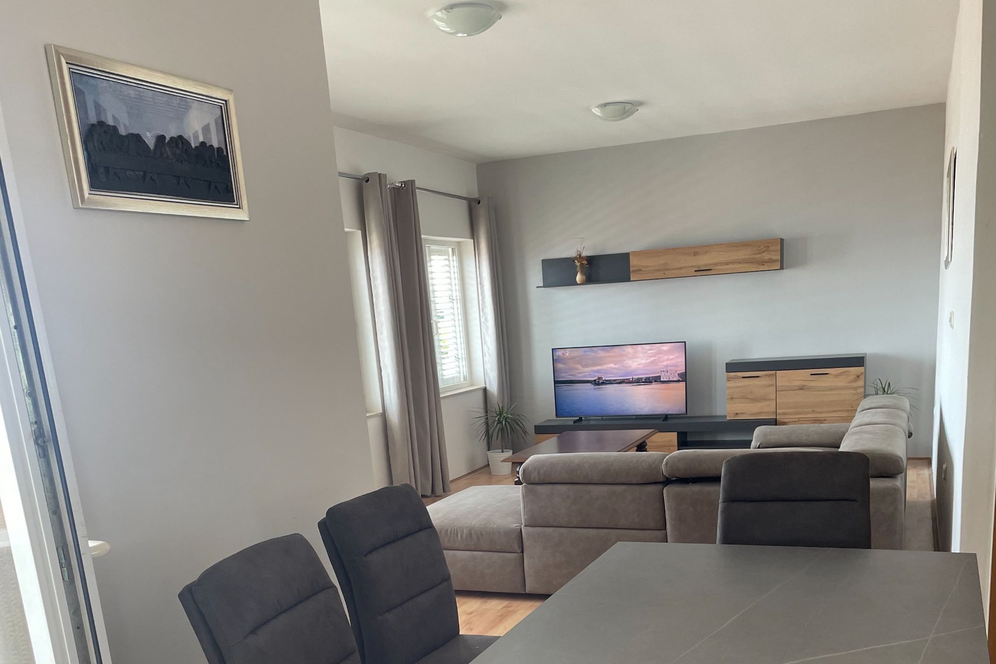 Apartments Magdales - Comfort Three Bedroom Apartment with Balcony A2-Woonkamer