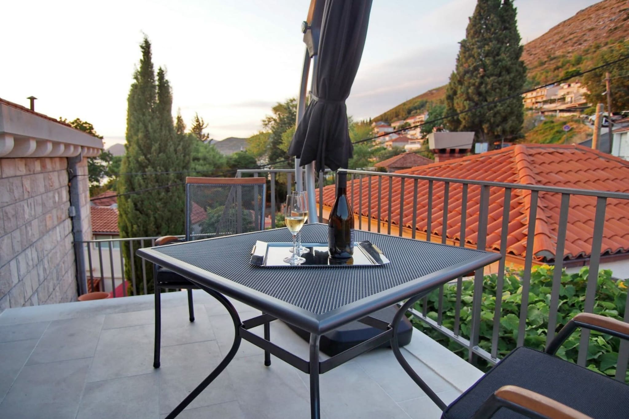 Apartments Sweet Escape - Studio Apartment with Terrace and Sea View (1)-Dining room