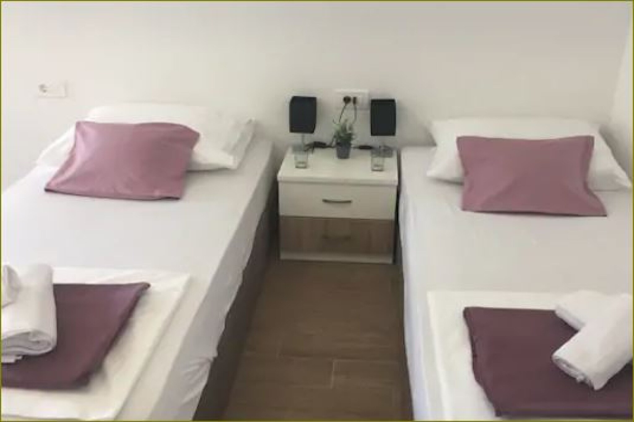 Apartments Dub - Studio Apartment with Shared Terrace (no.2)-Slaapkamer