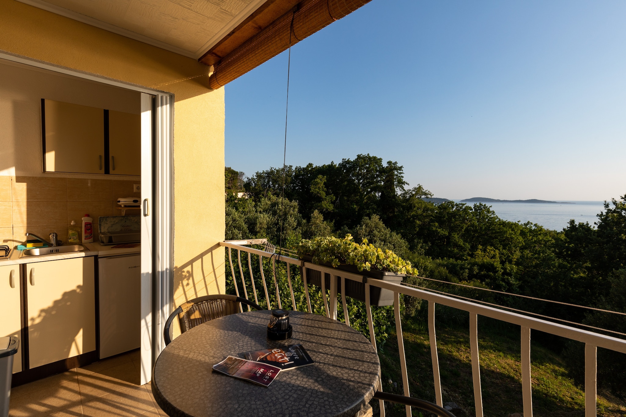 Apartments Belenum - Comfort Double Room with Balcony and Sea View (no.1)