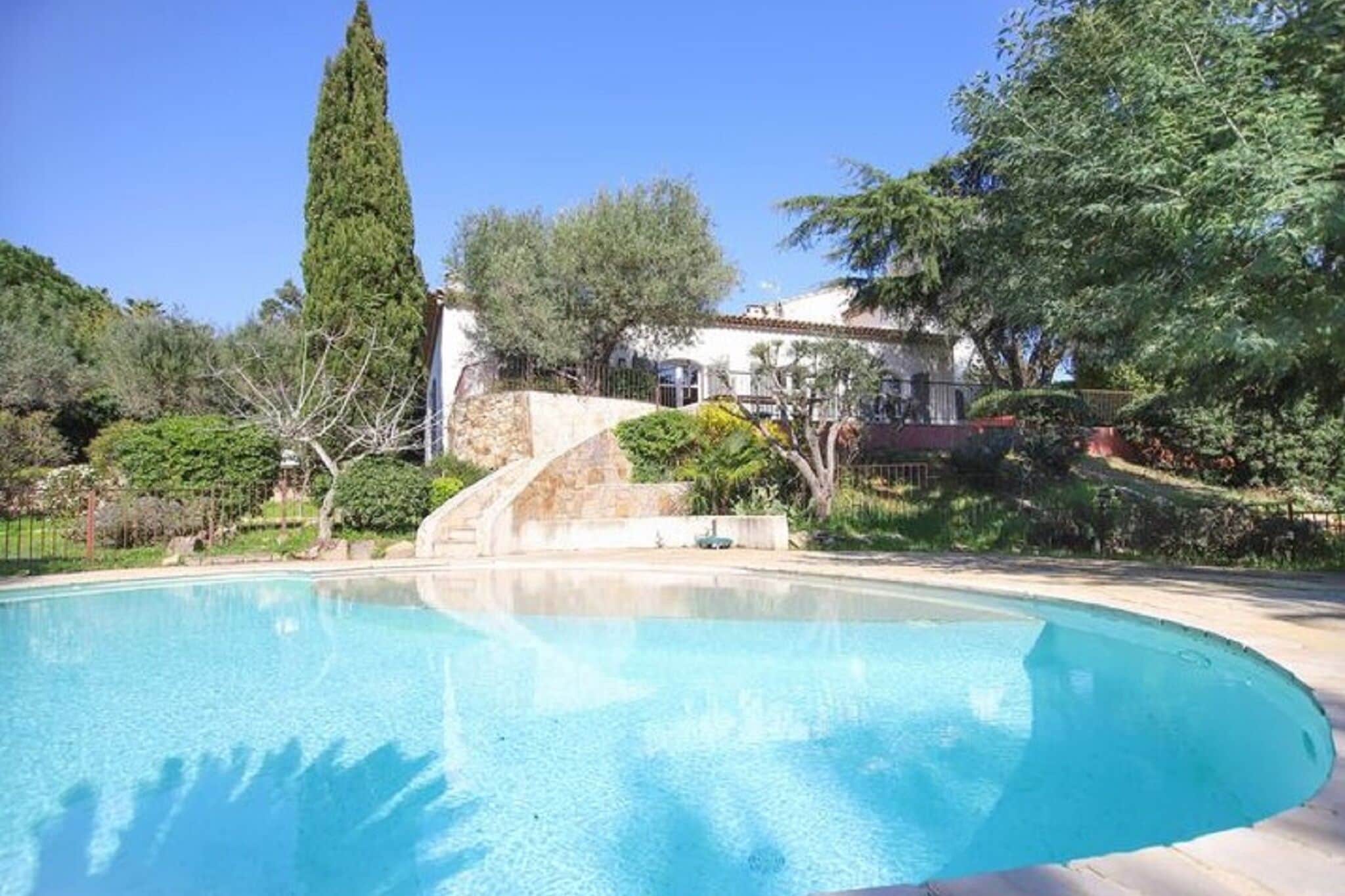 Cheerful holiday home in Grimaud with private pool