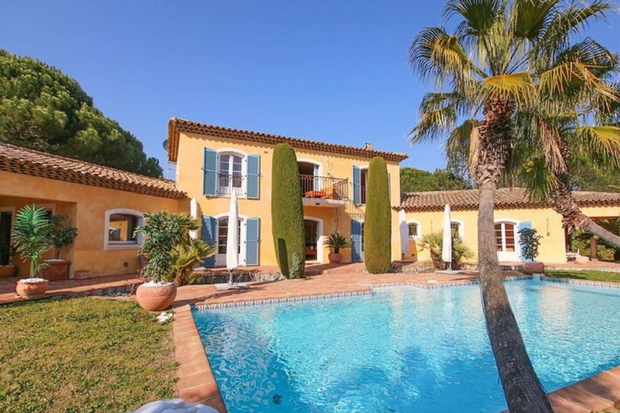 Vibrant holiday home in Grimaud with private pool