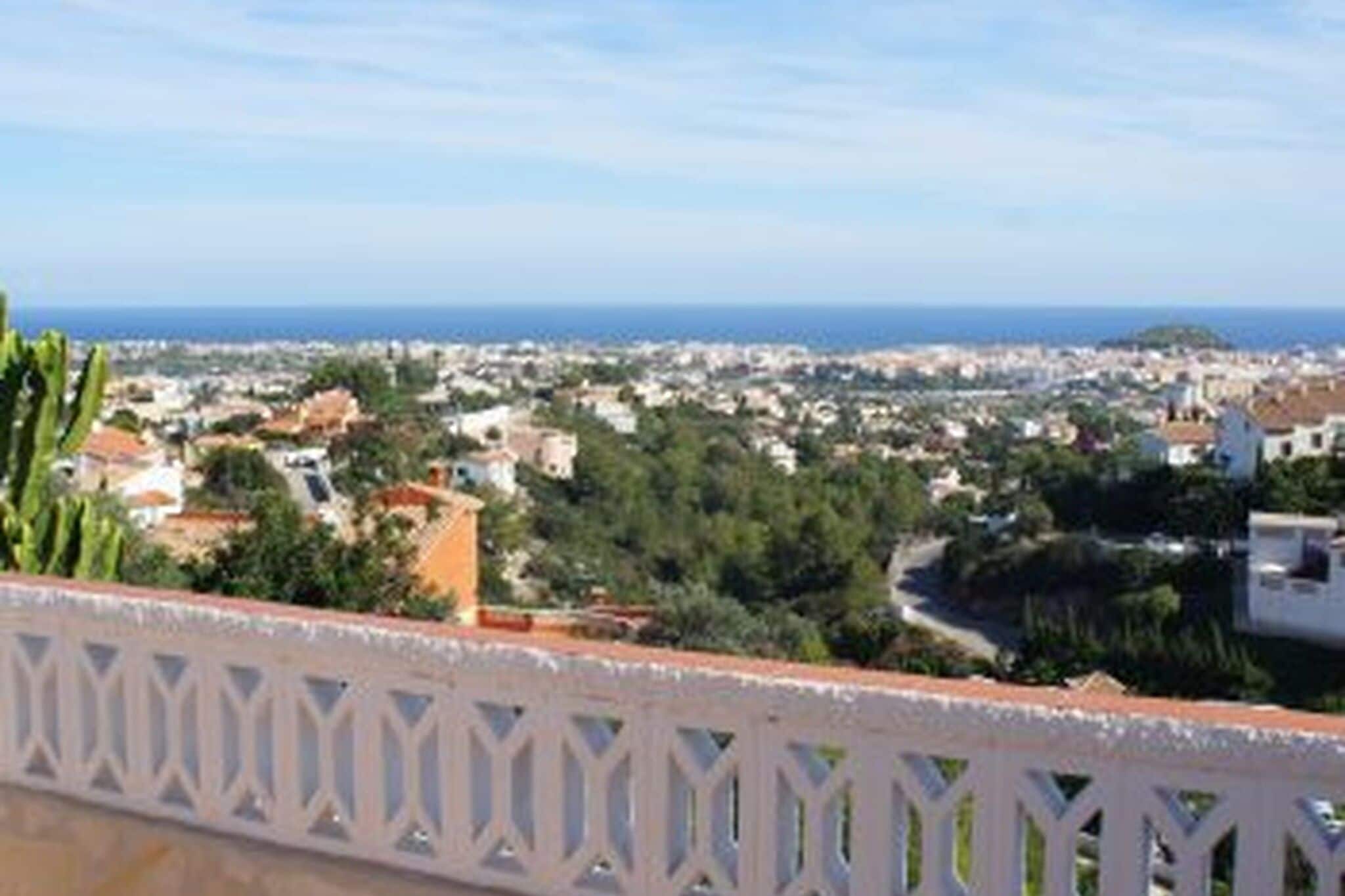 Villa met uitzicht op het natuurreservaat van de Montgó