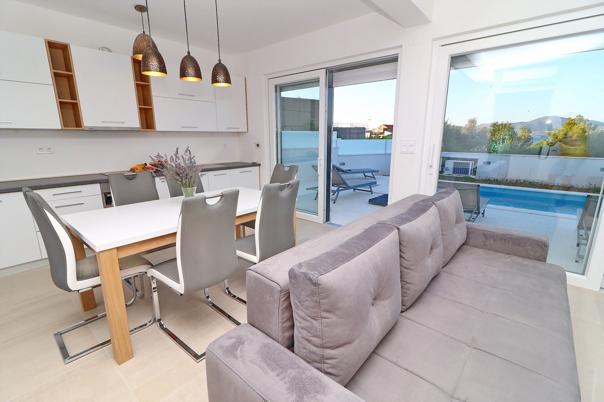 Villa E & D - Four-Bedroom Villa with Pool and Patio - VIlla E
