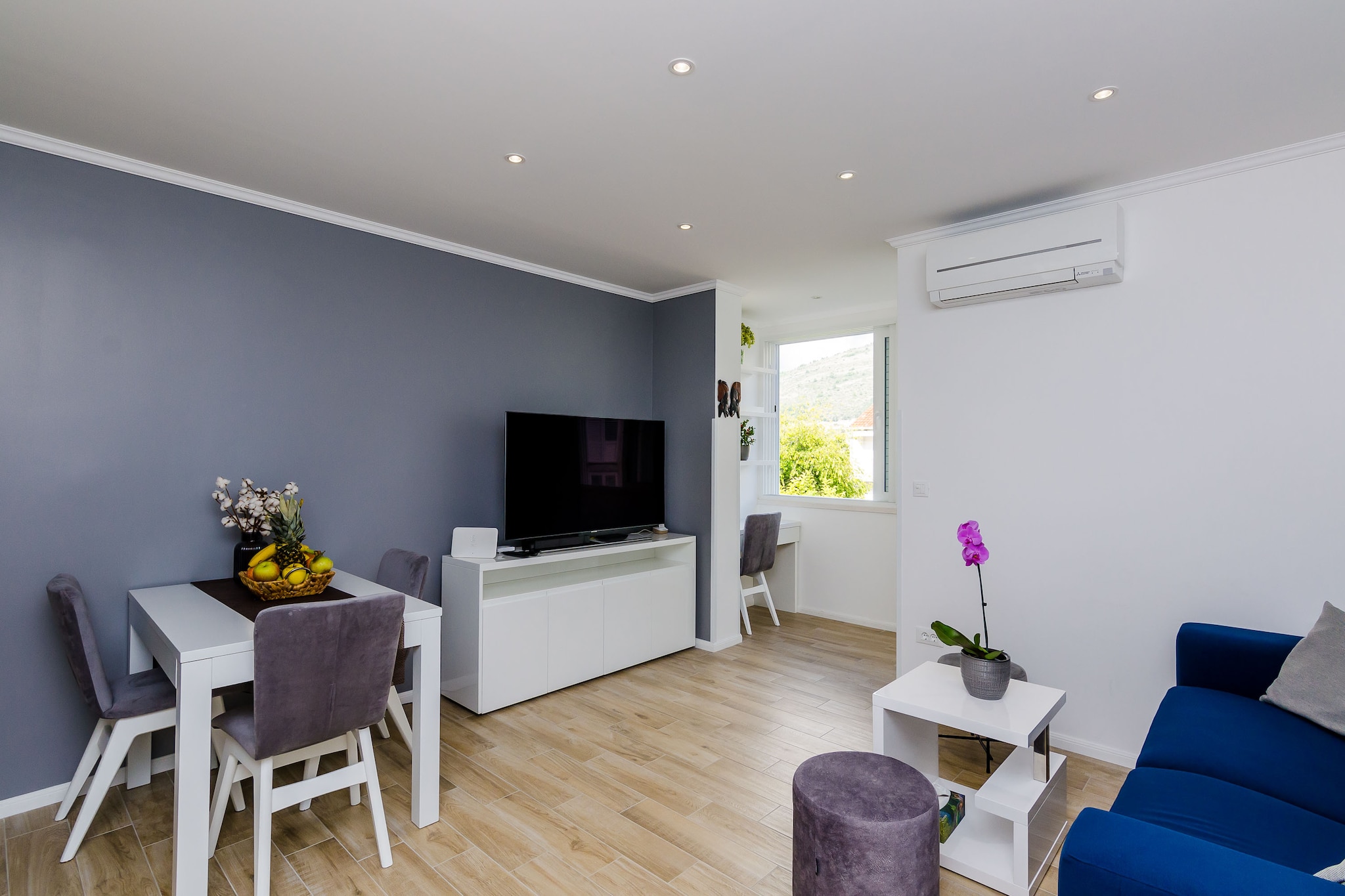 Apartment Bianco is situated in the heart of modern Dubrovnik. It is ideally placed, only a 20 min walk away from both the historic Old City and downtown Dubrovnik and just 10 min walk form Lapad Bay promenade.

This lovely one bedroom apartment can comfortably ccommodate up to three people.
It features free WiFi, air conditioning and flat-screen SAT TV, as well as kitchen fitted with stove, oven, refrigerator, freezer, dishwasher and dining area. Private bathroom comes with walk-in shower and hairdryer. Washing machine will also be at guests' disposal.

This part of town, where Apartment Bianco is situated, is very popular because everything you may need is near the accommodation and guests can reach Old Town in less then 10 minutes drive or 30 minutes walk. Grocery store, bus station, restaurants, bars and bakeries can be found in 200 meters range.
Nearest beach is 20 minutes walk from the apartment, where guests can enjoy sun and sea during hot summer days.

Dubrovnik bus station and ferry port, connecting the mainland with various Dalmatian islands, are 10 minutes ride from the apartment, while Dubrovnik Airport is 22 km away.