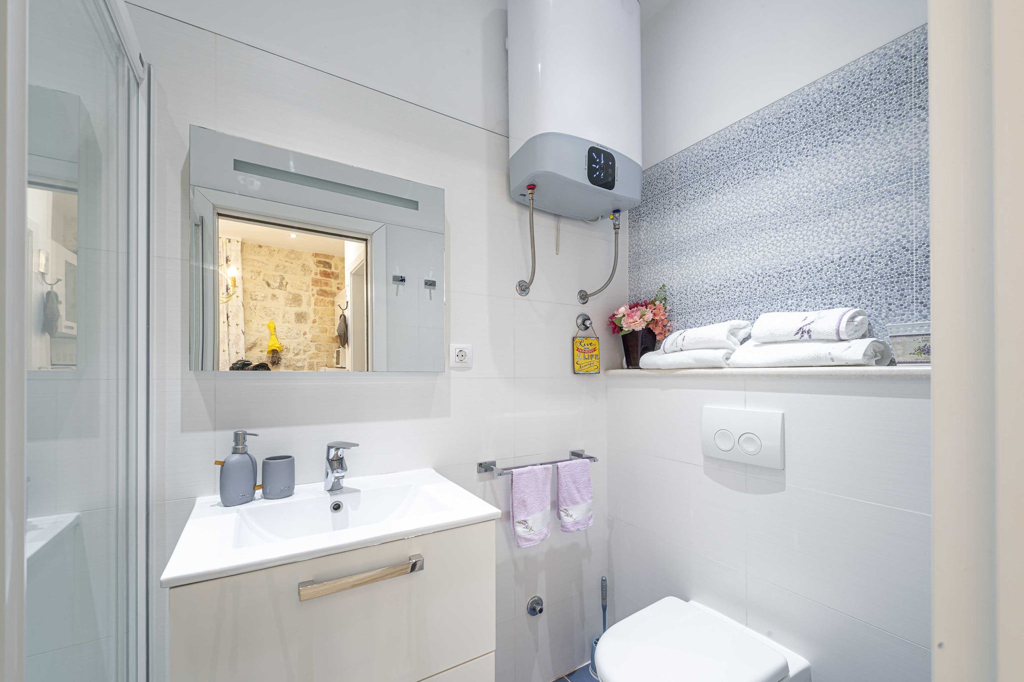 L & L Old Town Apartments - One bedroom Apartment (Lavander)-Badkamer