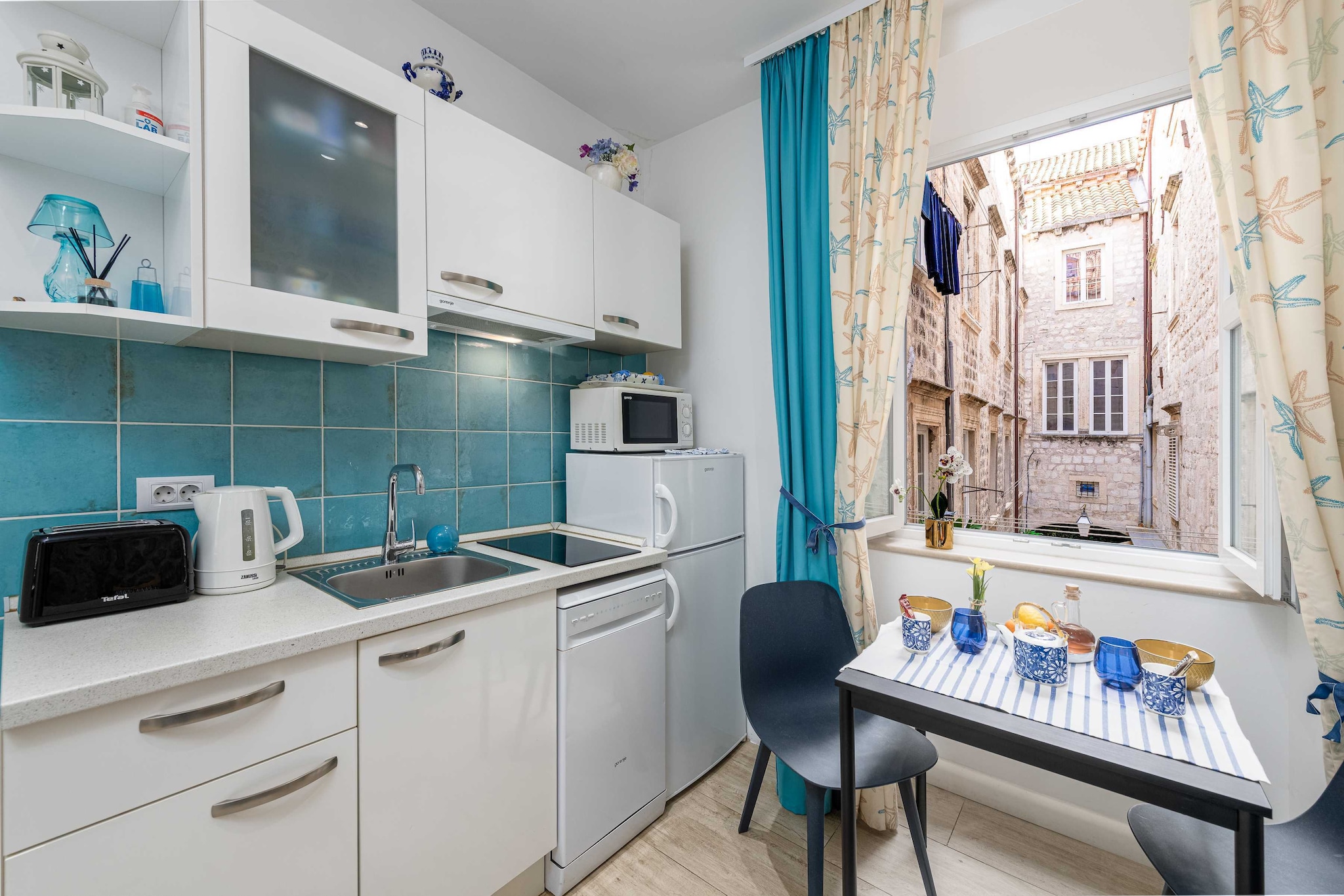 L & L Old Town Apartments - Studio Apartment ( Lacroma)-Keuken