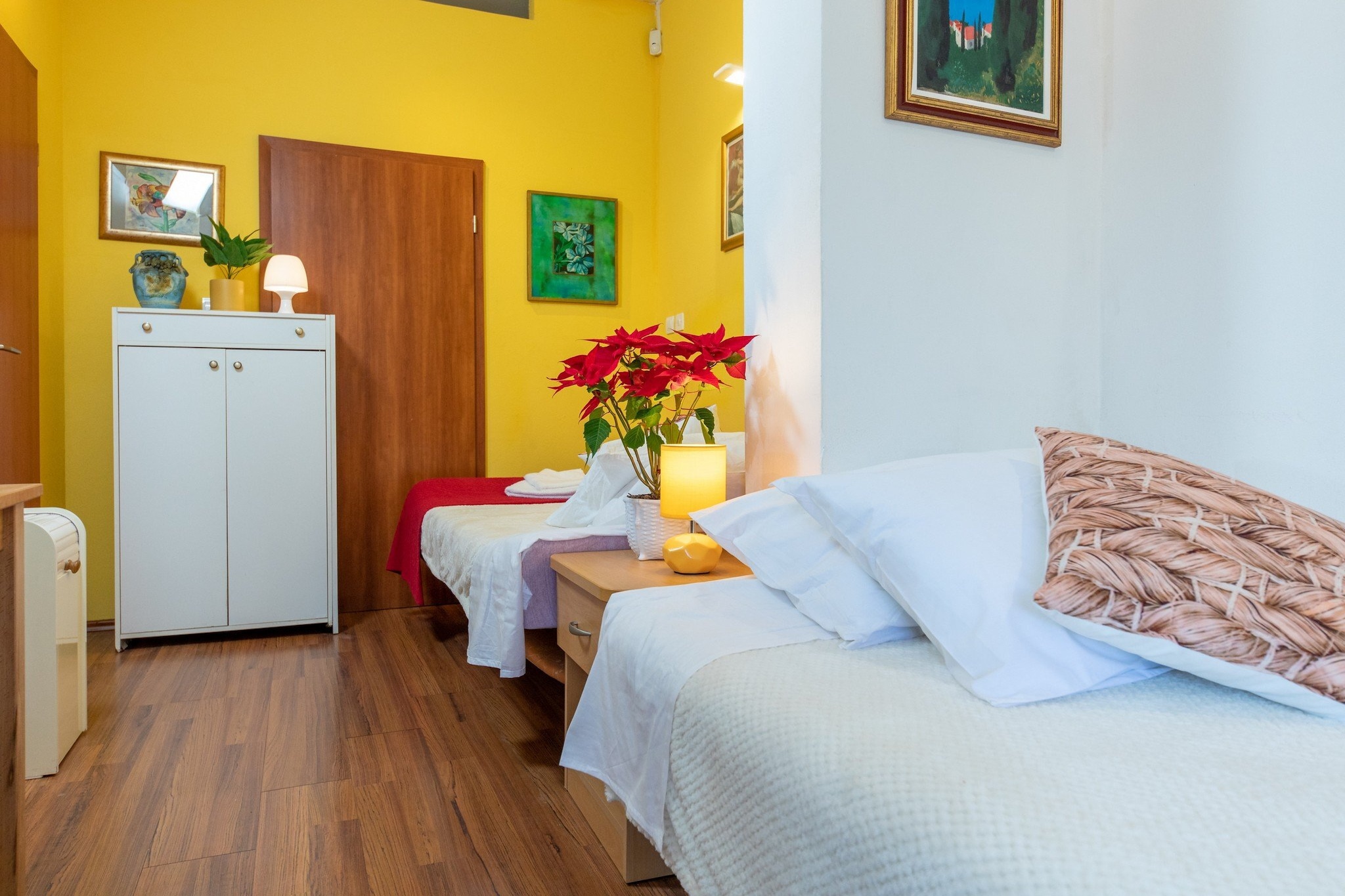 Apartments Studio Dubrovnik Beach Area are situated in Lapad neighborhood only 3 km away from the historic Old Town and a short walk away from the best beaches Dubrovnik has to offer.
Free parking is provided, reservation is not required.
This lovely studio is perfectly fit for up to two people. It features free WiFi, air conditioning, cable/SAT LCD TV, safety deposit box as well as a equipped kitchenette, dining table and private bathroom with shower.
Washer/dryer, iron, ironing board and hair dryer are at your disposal.
This location is perfect for guests who love to enjoy the sun and the sea, being close to the touristic center, but far enough to avoid the crowds and keep their peace and privacy.
Many shops, restaurants, cafes, parks and a famous promenade are 10 minute walk away, as well as tennis courts, green market and a movie theater. There are also many beaches in the nearby area waiting for your discovery.
Dubrovnik’s Old Town is just a 10-minute bus ride away, with a bus stop 500 meters from the property.
Dubrovnik Bus Station and Ferry Port, connecting the mainland with various Dalmatian islands, are 10 minutes ride from the property, while Dubrovnik Airport is 20 km away.